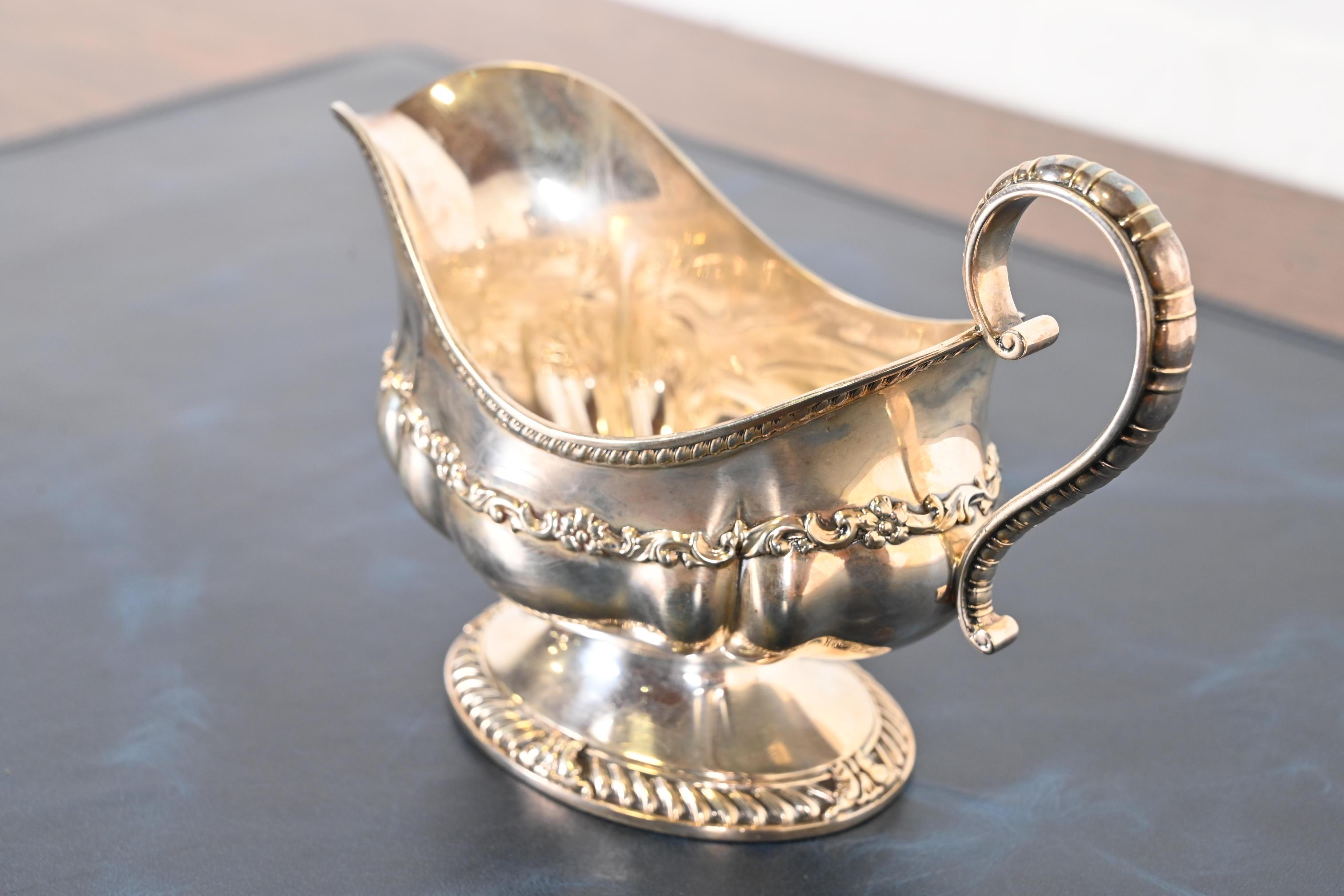 Tiffany & Co. Antique Repoussé Silverplate Gravy Boat In Good Condition In South Bend, IN