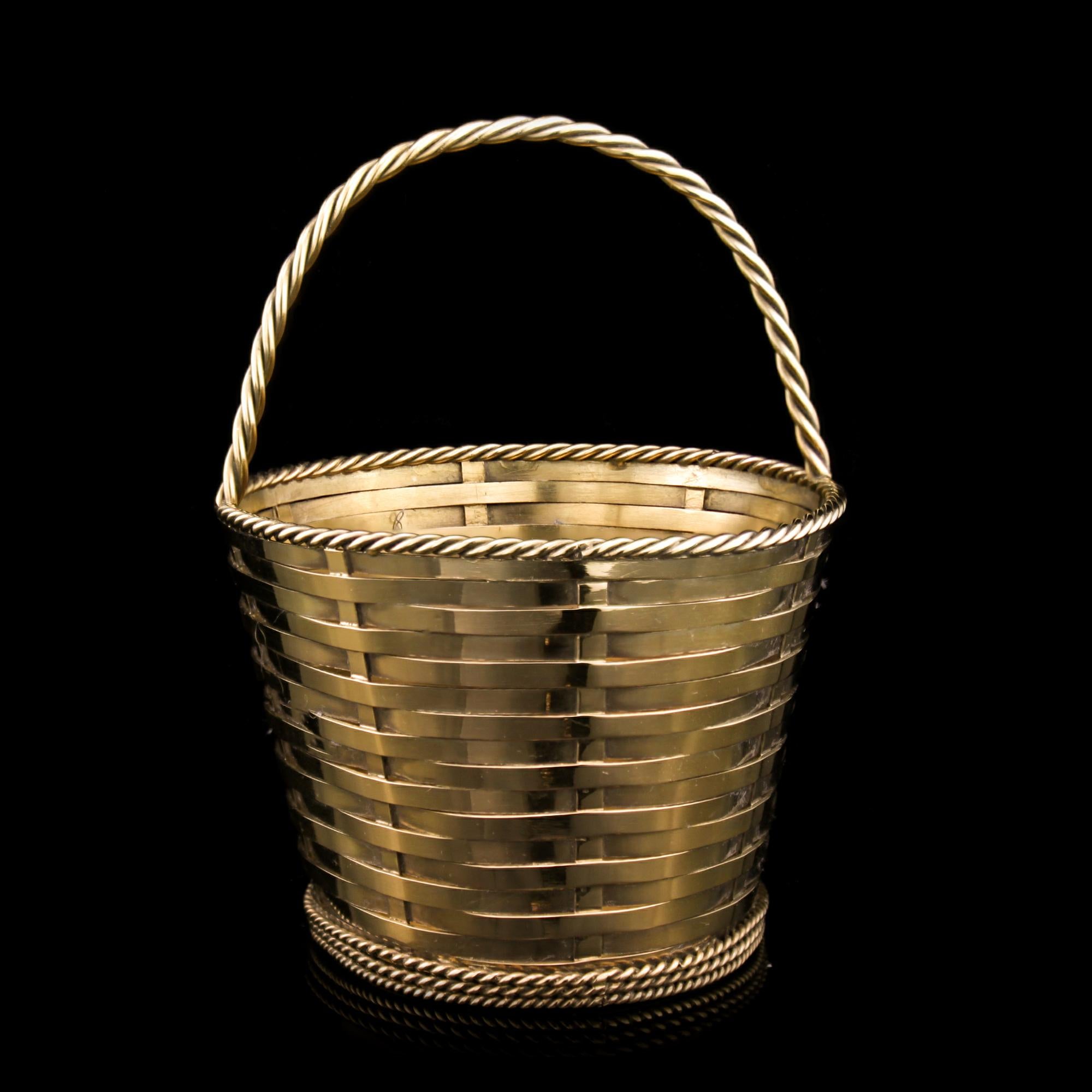 Tiffany & Co Antique Silver Gilt Basket, Early 20th Century In Good Condition For Sale In Braintree, GB