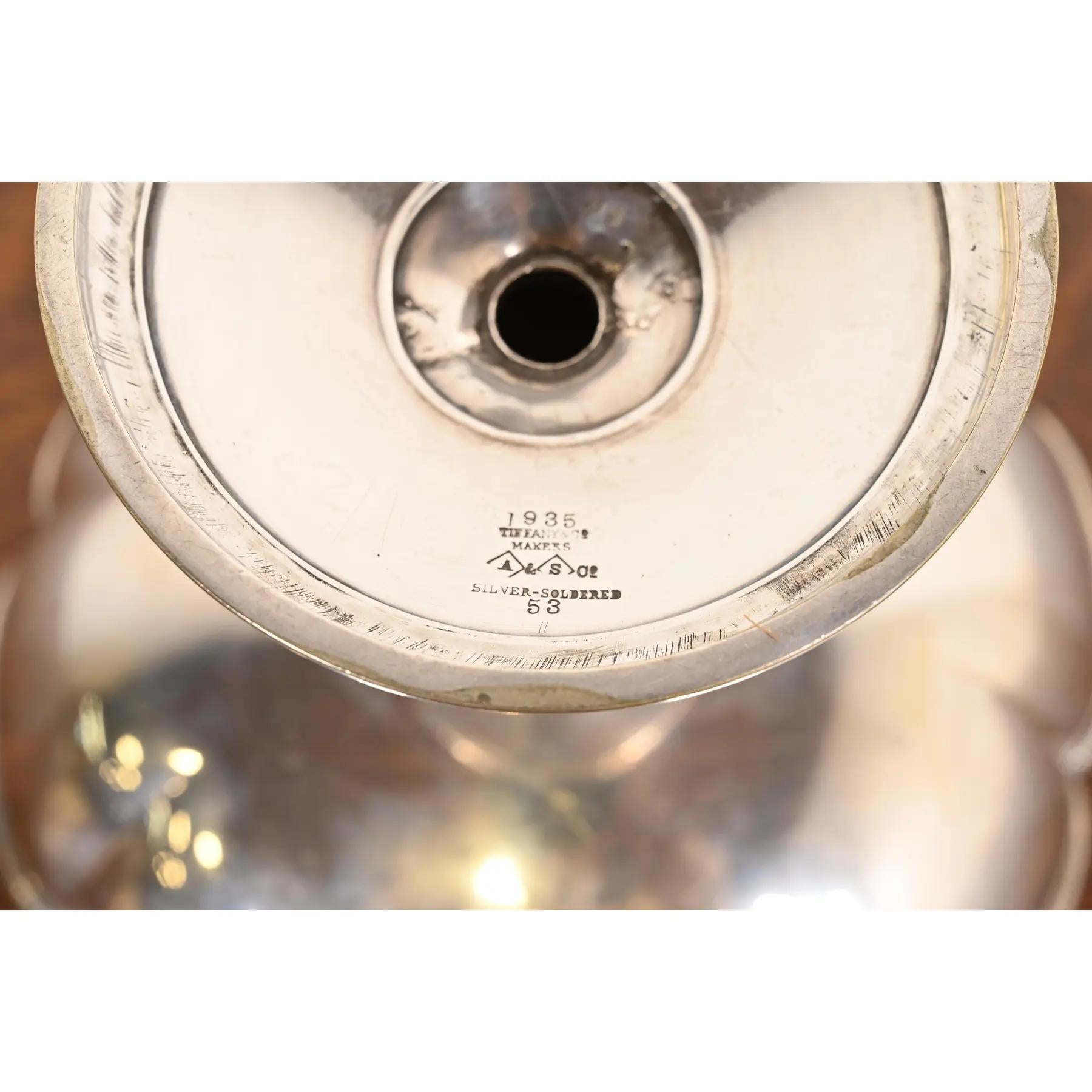 Tiffany & Co. Frutero de pedestal o centro de plata antigua Chapado en plata en venta