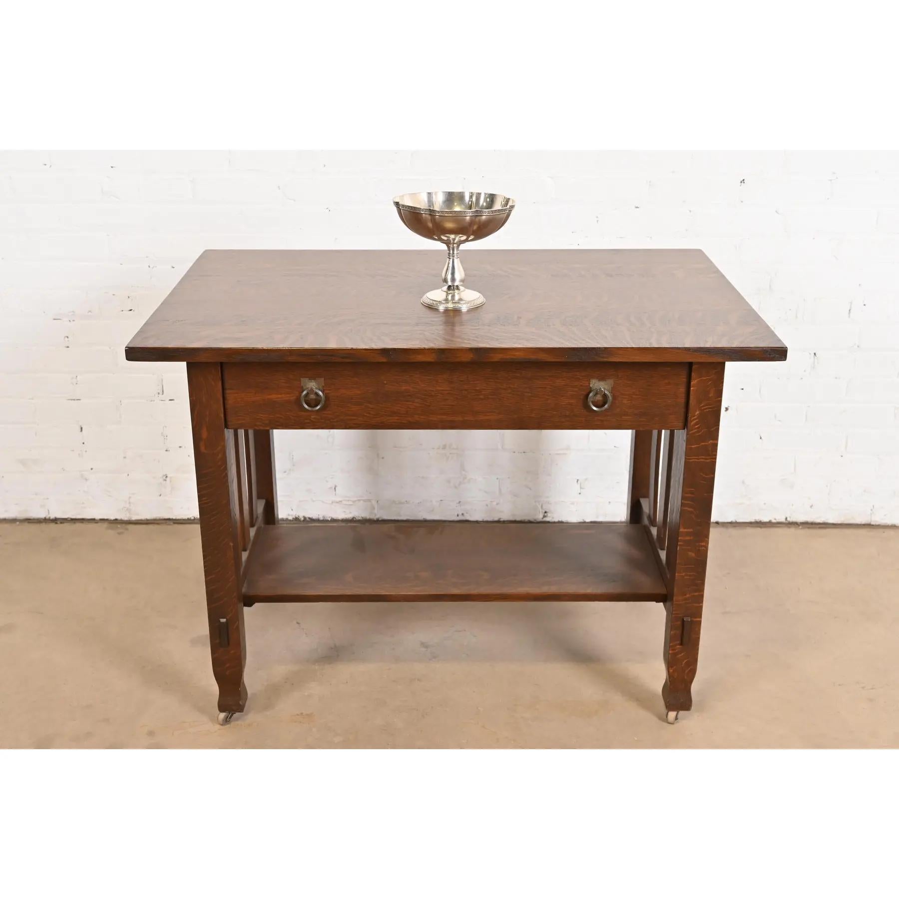 Tiffany & Co. Frutero de pedestal o centro de plata antigua en venta 1