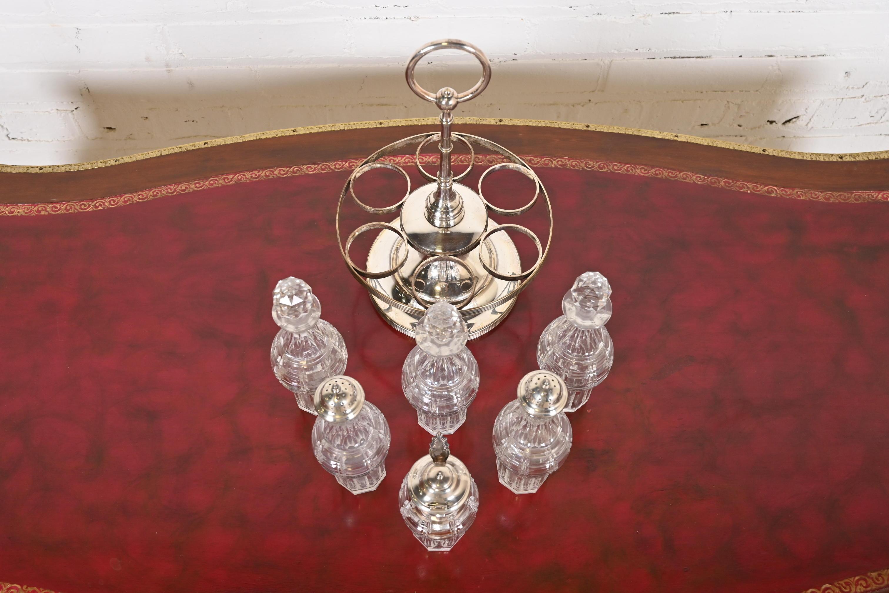 Tiffany & Co. Antikes siebenteiliges Kreuzet-Set aus Silberblech und Kristall im Angebot 5