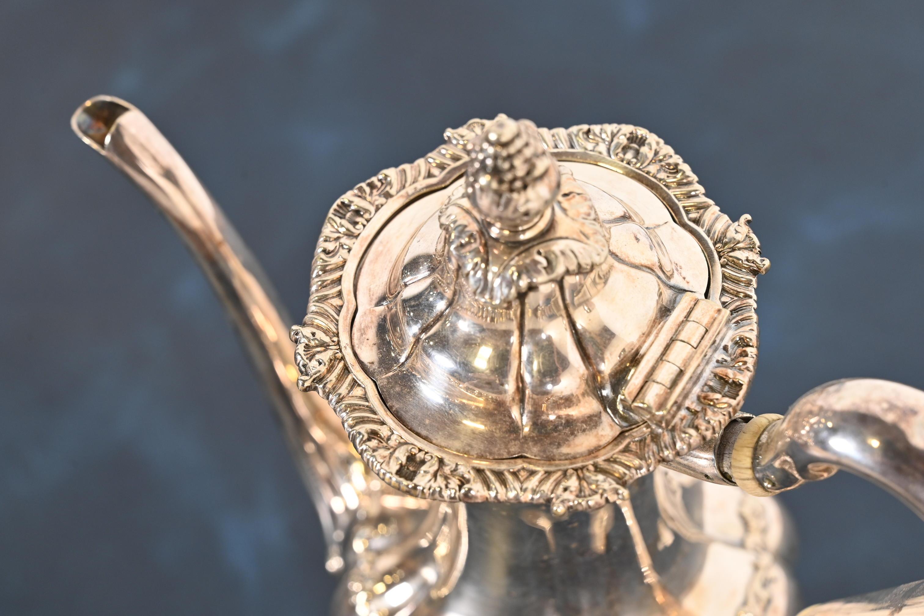 20th Century Tiffany & Co. Antique Silverplate Tea Kettle or Coffee Pot, 1902 For Sale