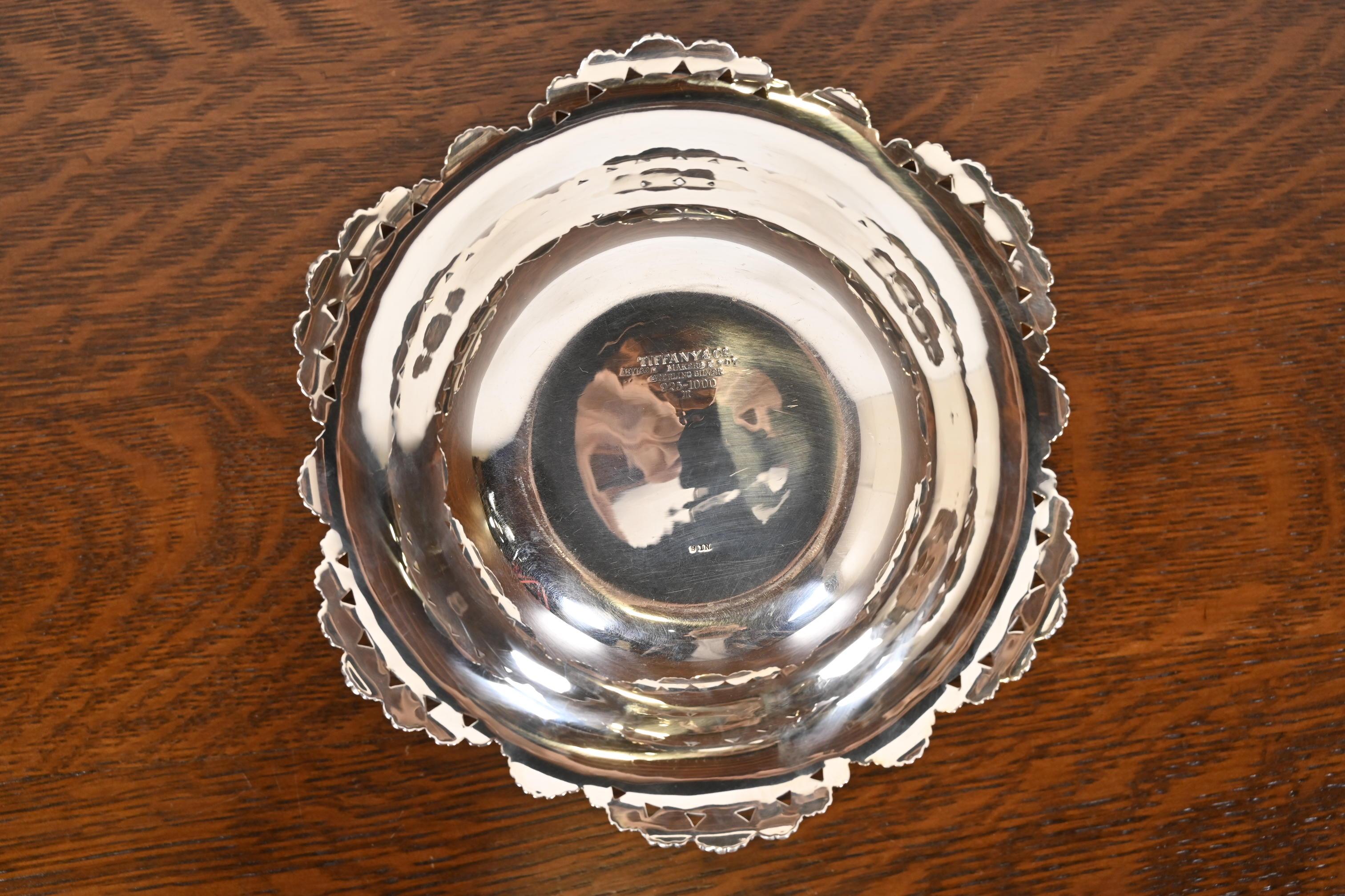 Tiffany & Co. Antique Sterling Silver Fruit Bowl or Centerpiece Bowl For Sale 1