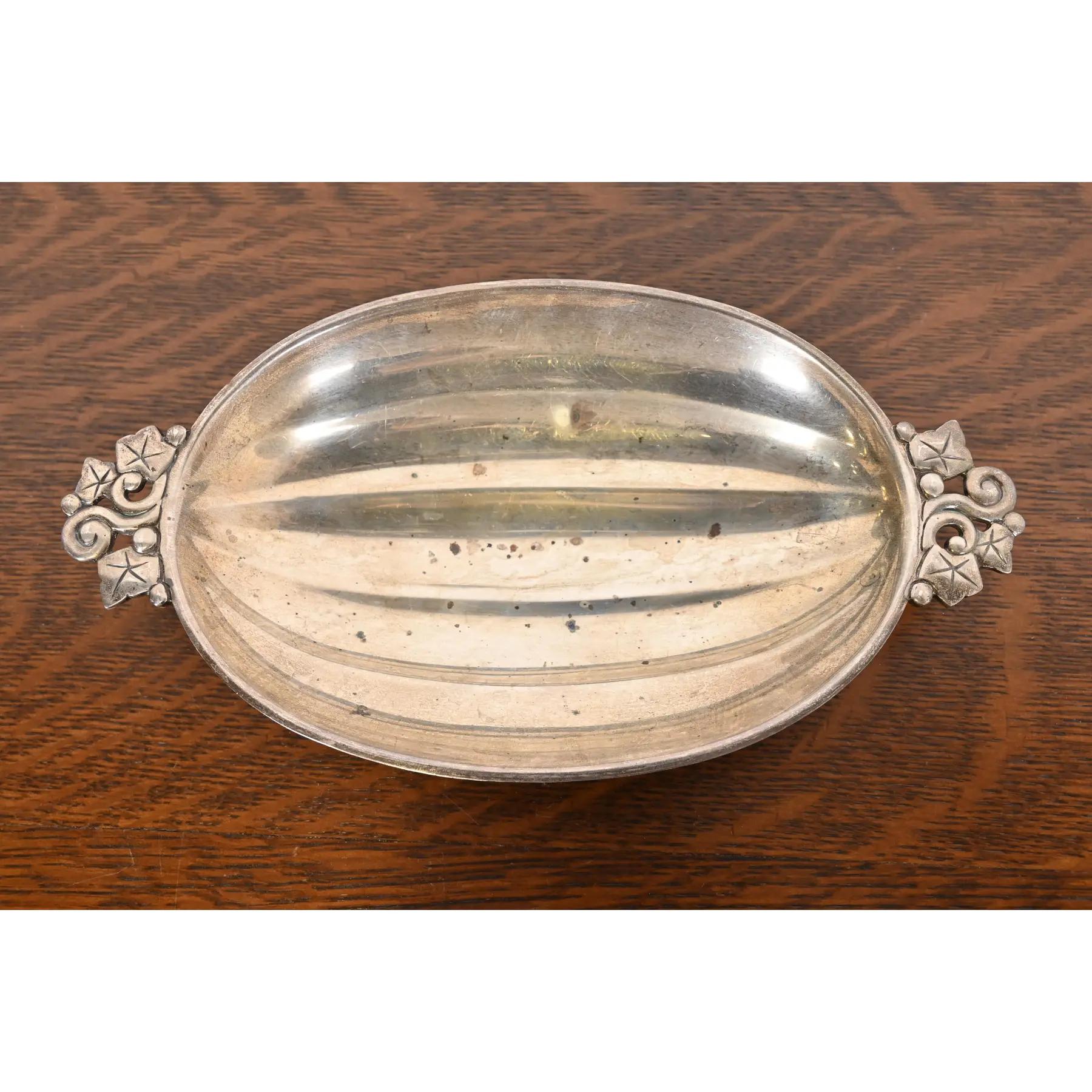 20ième siècle Tiffany & Co. Bol à melon antique en argent sterling en vente