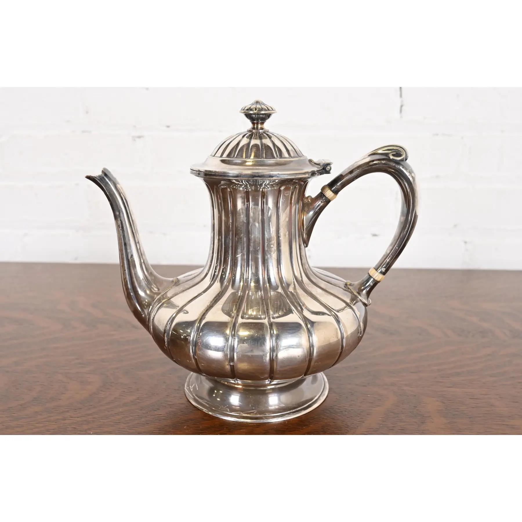 Tiffany & Co. Antiguo juego de café o té victoriano plateado en Bueno estado para la venta en South Bend, IN