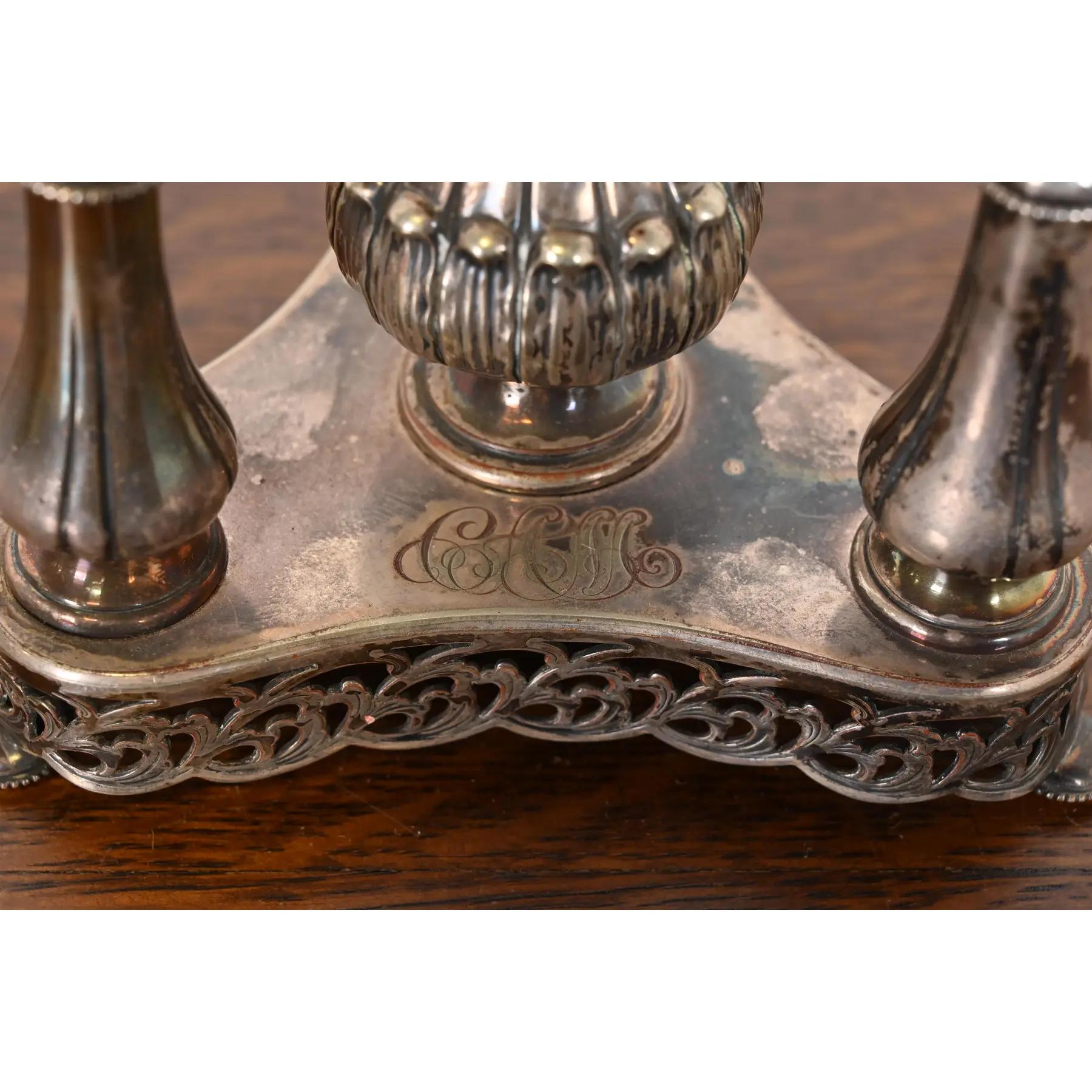 Tiffany & Co. Antique briquet de table victorien en métal argenté en vente 3