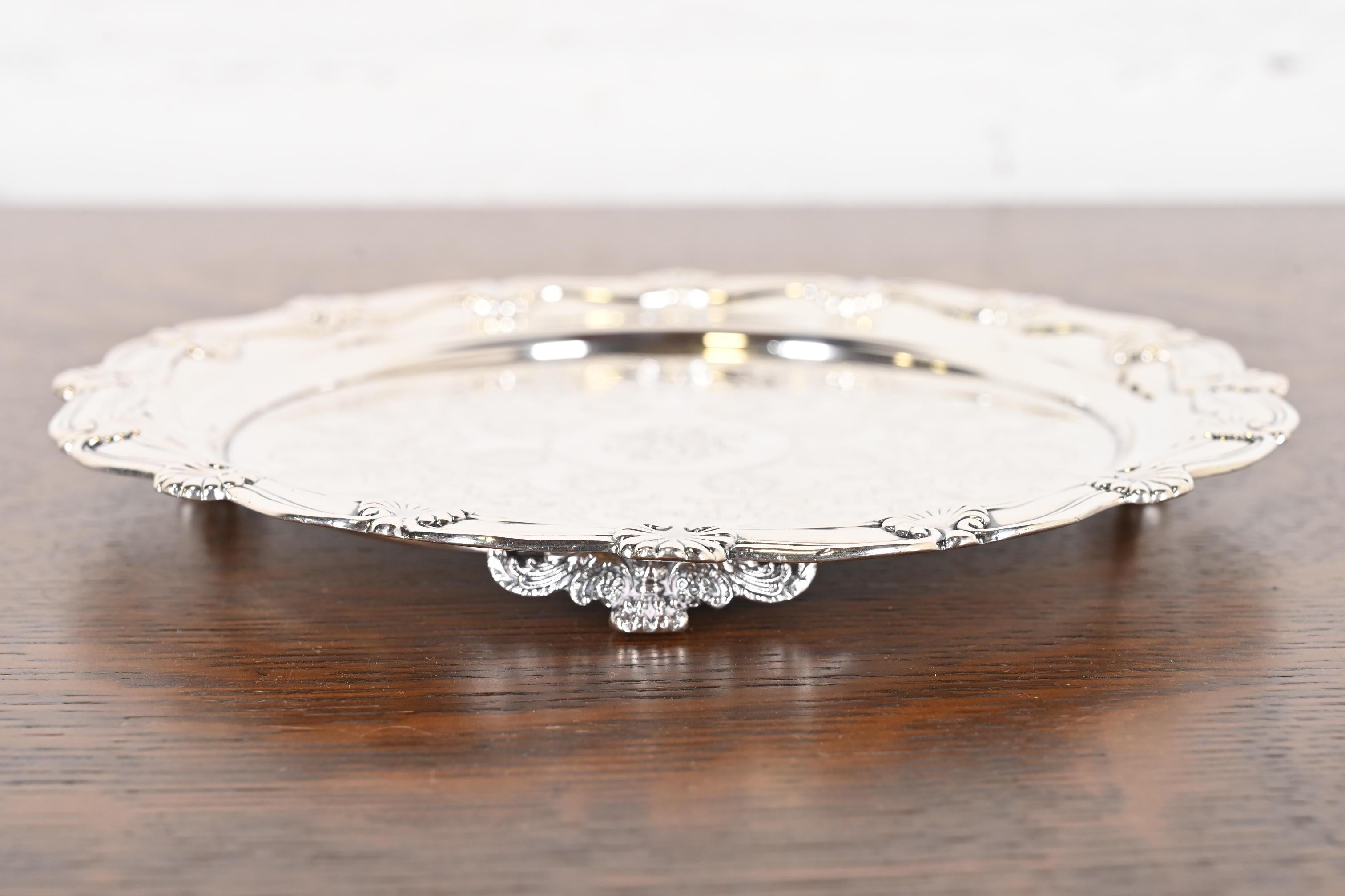 Tiffany & Co. Bandeja con pie de plata de ley victoriana antigua Victoriano en venta