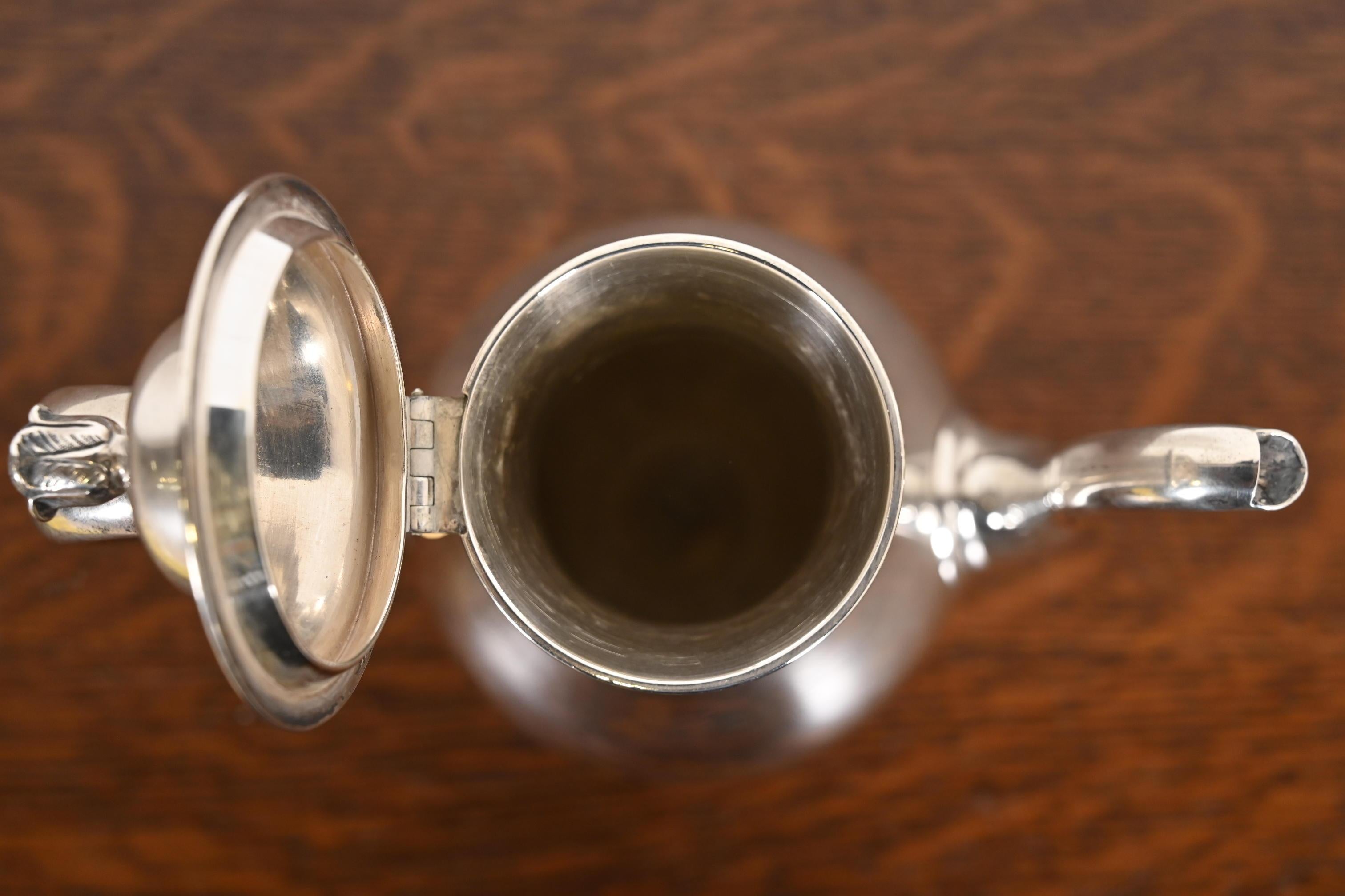 Argent sterling Tiffany & Co. Ancienne bouilloire ou cafetière victorienne en argent massif en vente