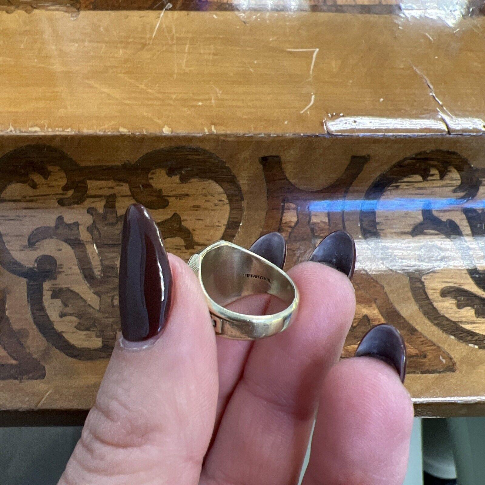 TIFFANY & CO. Art Deco 14k Gelbgold Class Siegelring Circa 1927 Selten im Zustand „Hervorragend“ in Beverly Hills, CA