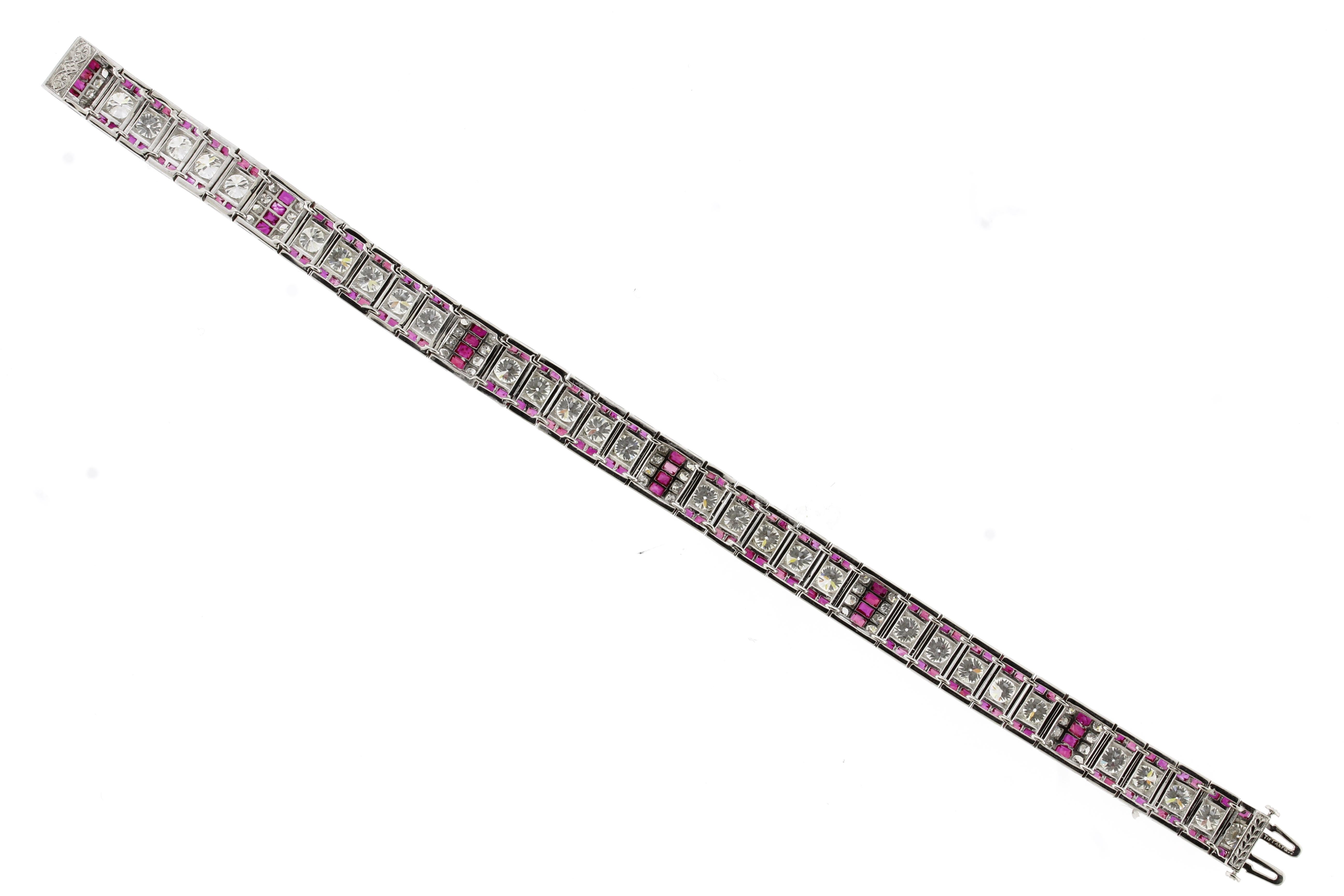 Art Déco Tiffany & Co. Art Deco Burma Non Heated Ruby and Diamond Art Deco Bracelet in vendita