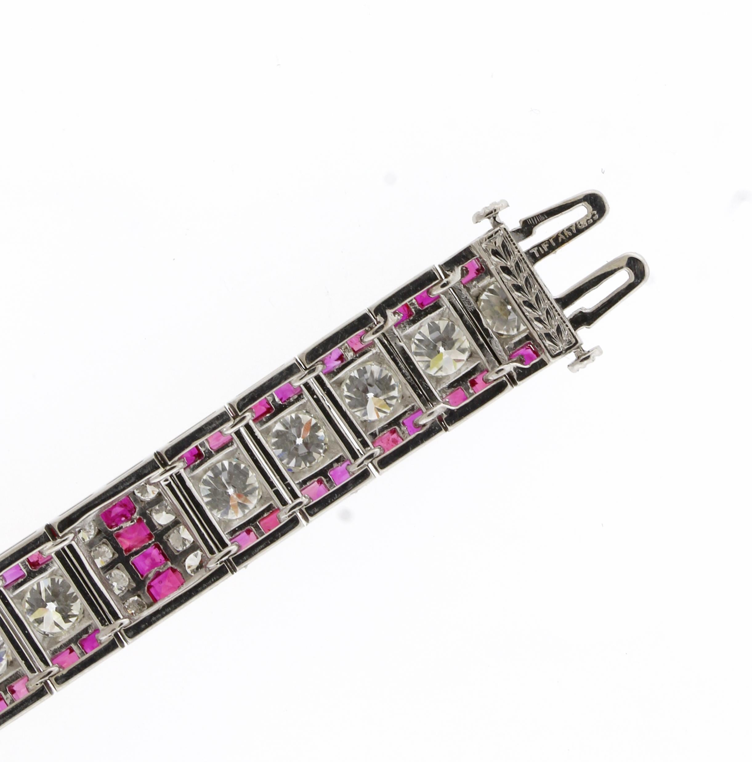 Tiffany & Co. Bracelet Art déco de Birmanie non chauffé avec rubis et diamants Bon état - En vente à Bethesda, MD