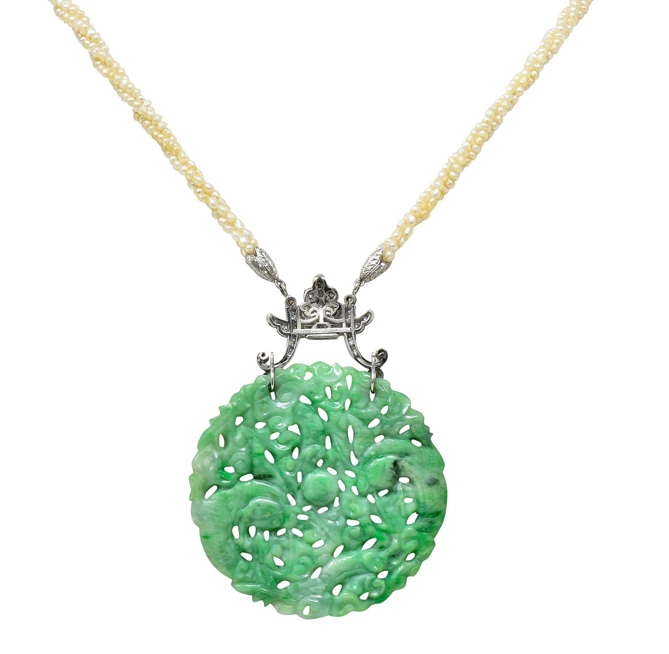 Tiffany & Co. Platin-Halskette, geschnitzte Jade, Drache, Saatperle, Diamant im Art déco-Stil (Rundschliff) im Angebot
