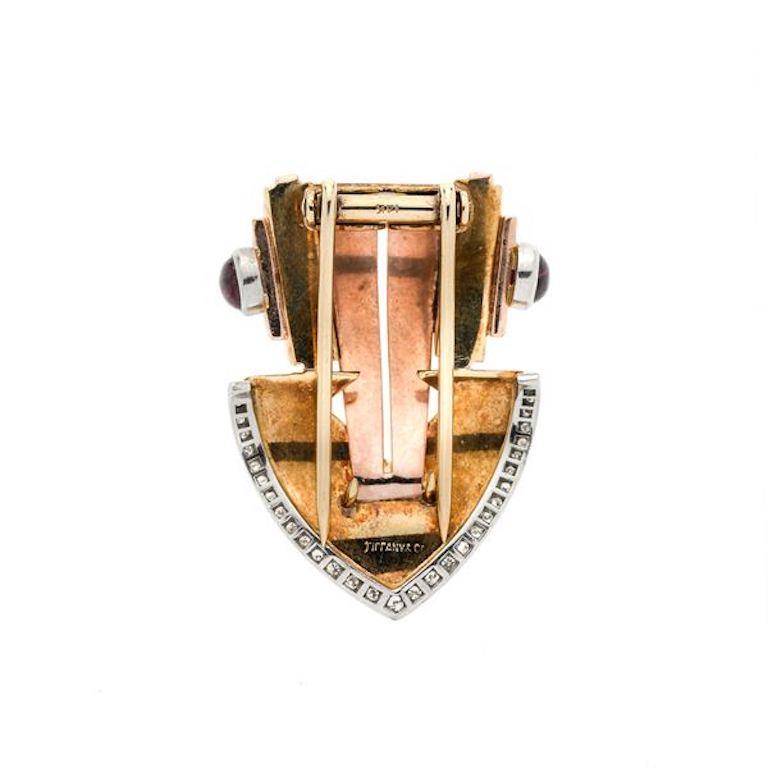 Tiffany & Co. Art déco-Clip-Brosche aus Gold, Diamanten und Rubinen (Alteuropäischer Schliff) im Angebot