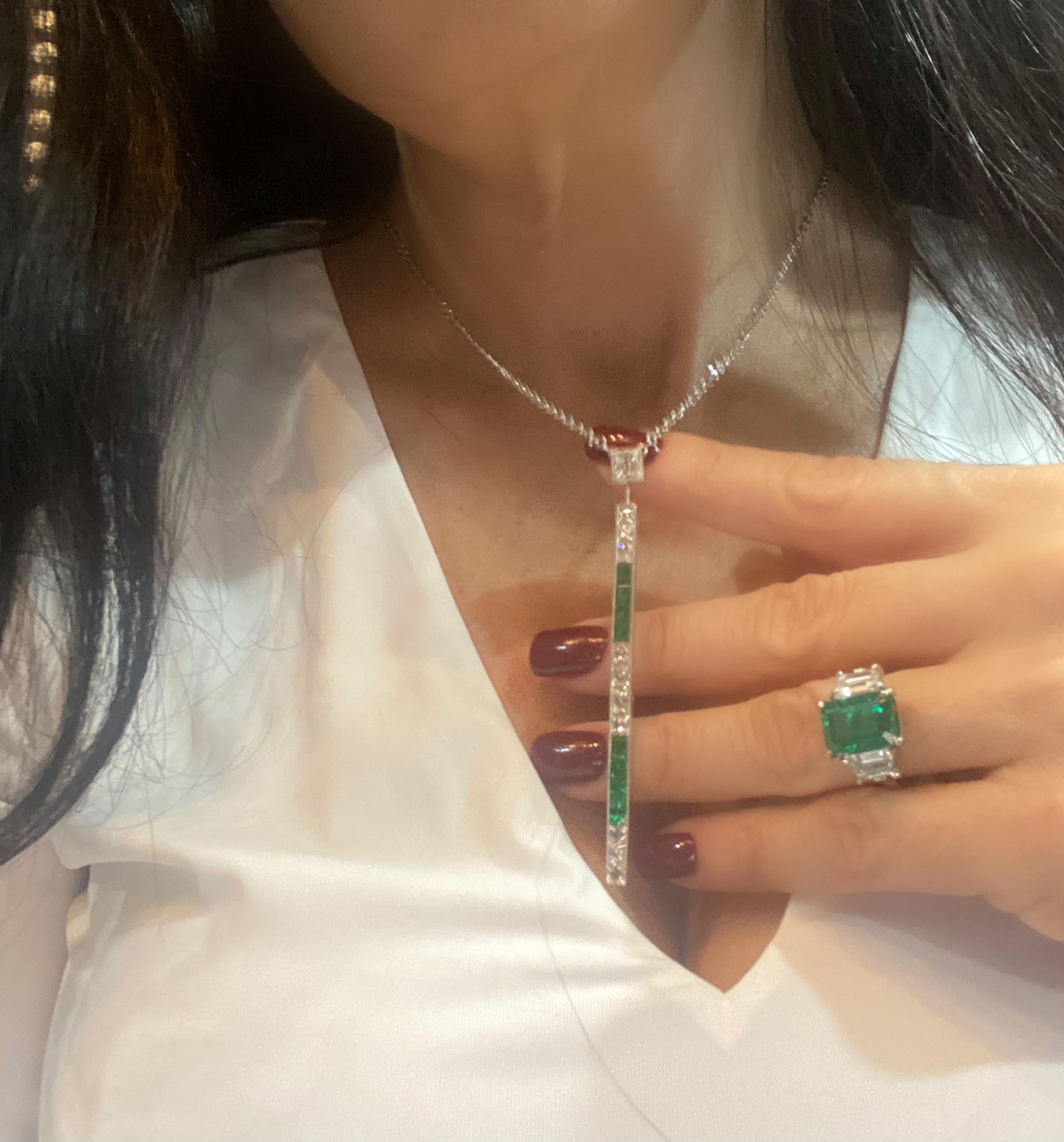 Tiffany and Co. Art Deco Colombian Emerald Diamond Platinum Bar