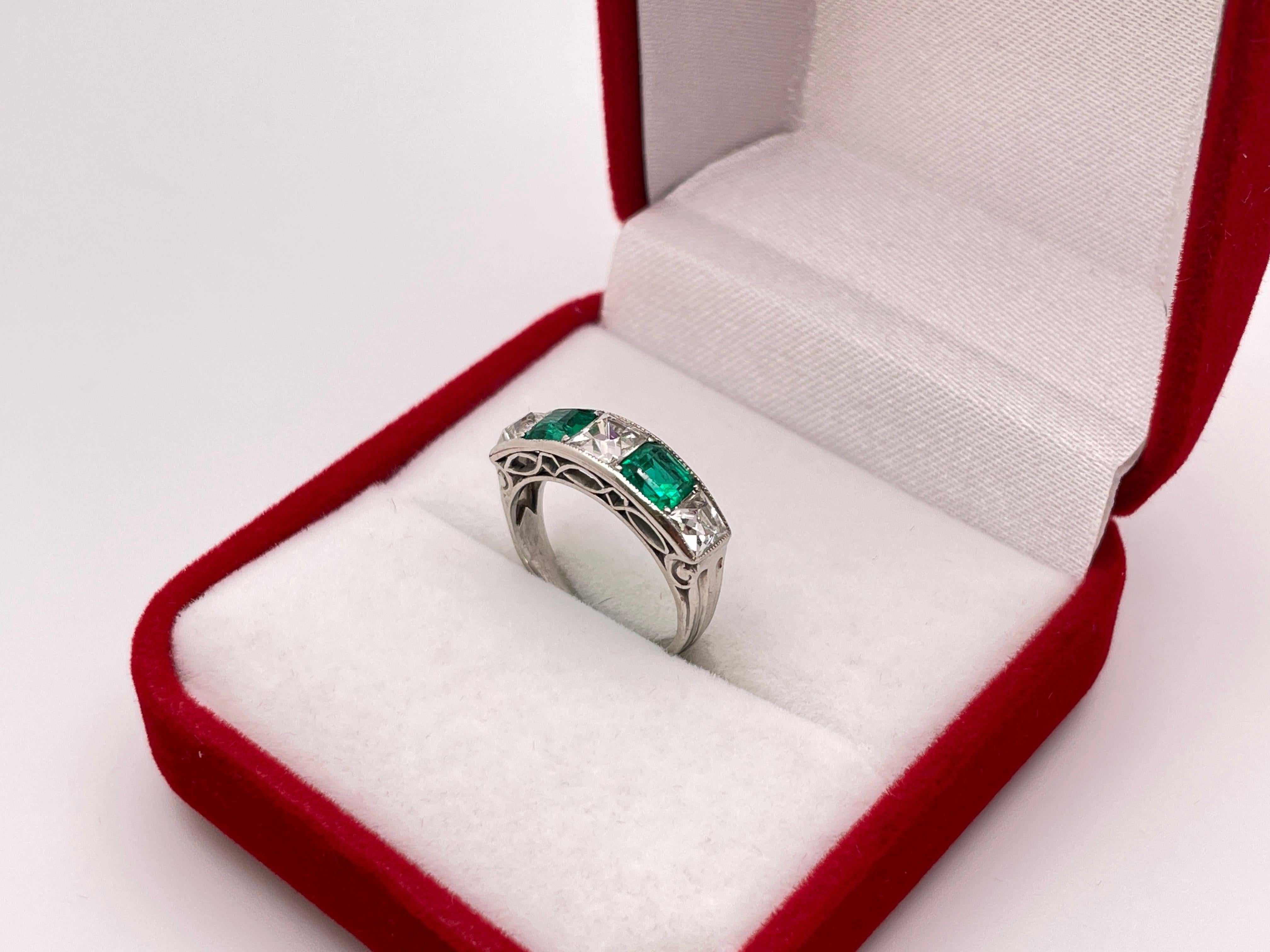Tiffany & Co Art Deco Emerald Diamond Platinum Ring Wedding Band In Good Condition For Sale In Westport, CT