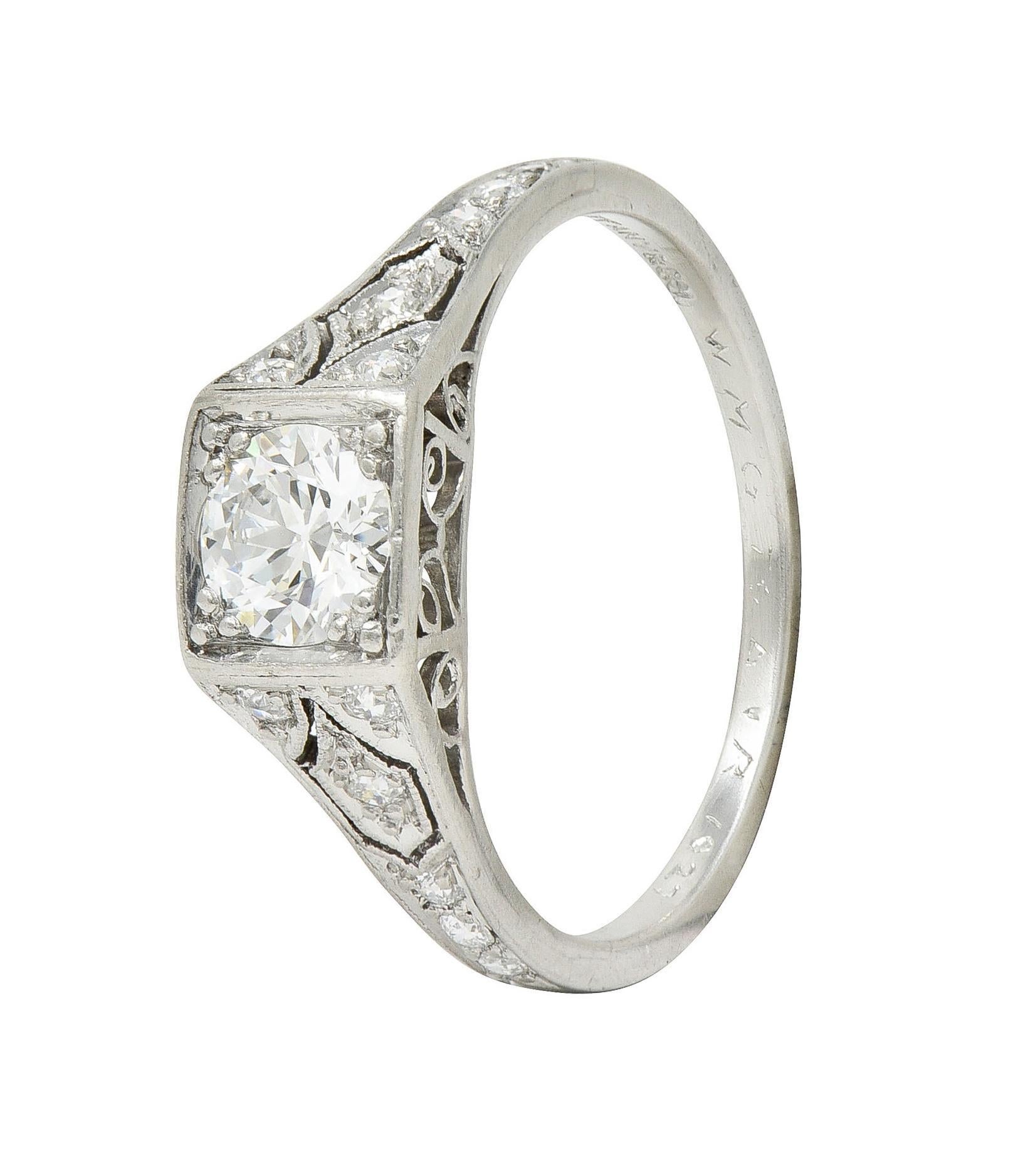 Tiffany & Co. Bague de fiançailles Art déco ancienne en platine avec diamants européens en forme de volutes en vente 6