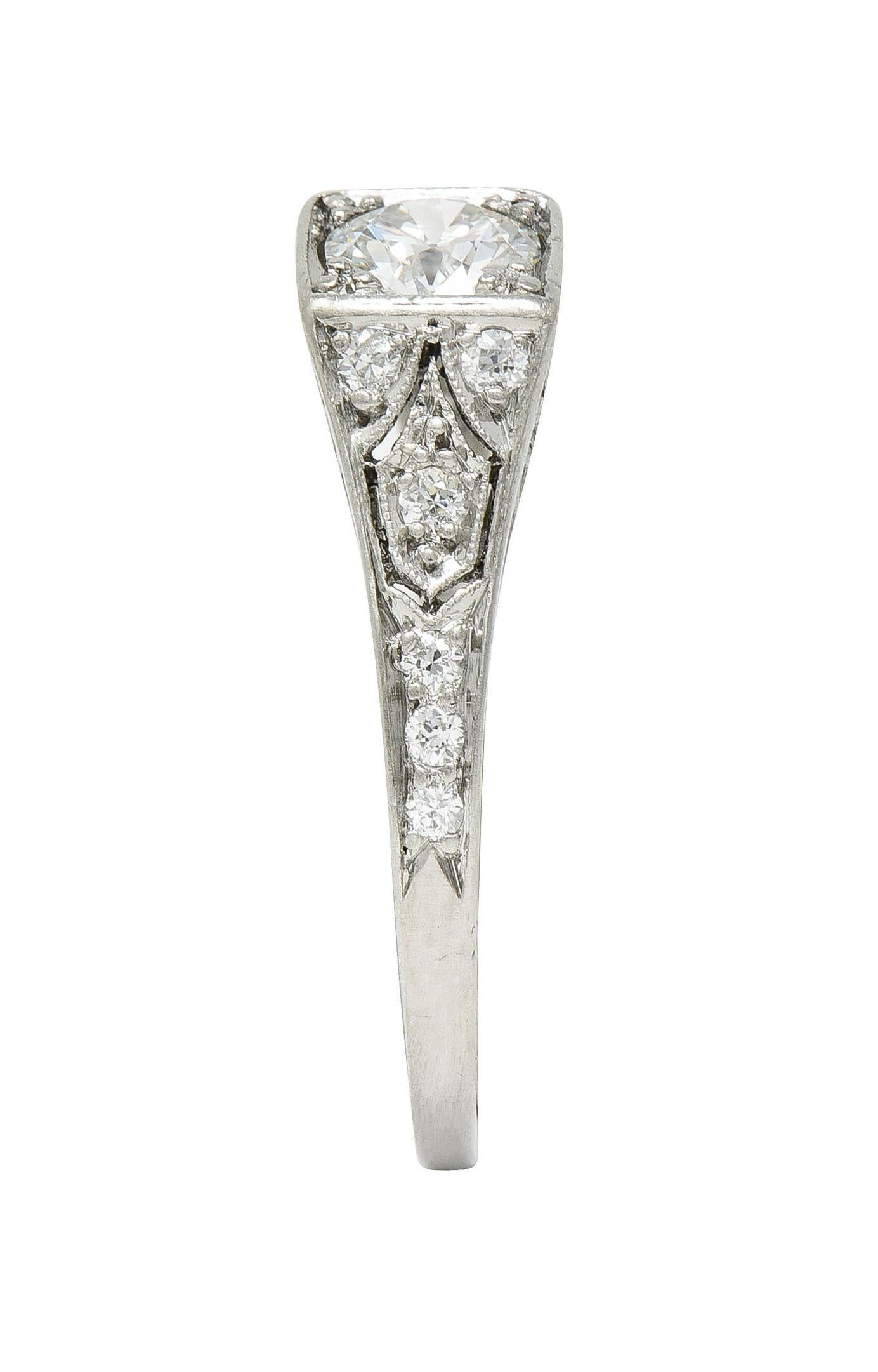Tiffany & Co. Bague de fiançailles Art déco ancienne en platine avec diamants européens en forme de volutes en vente 7
