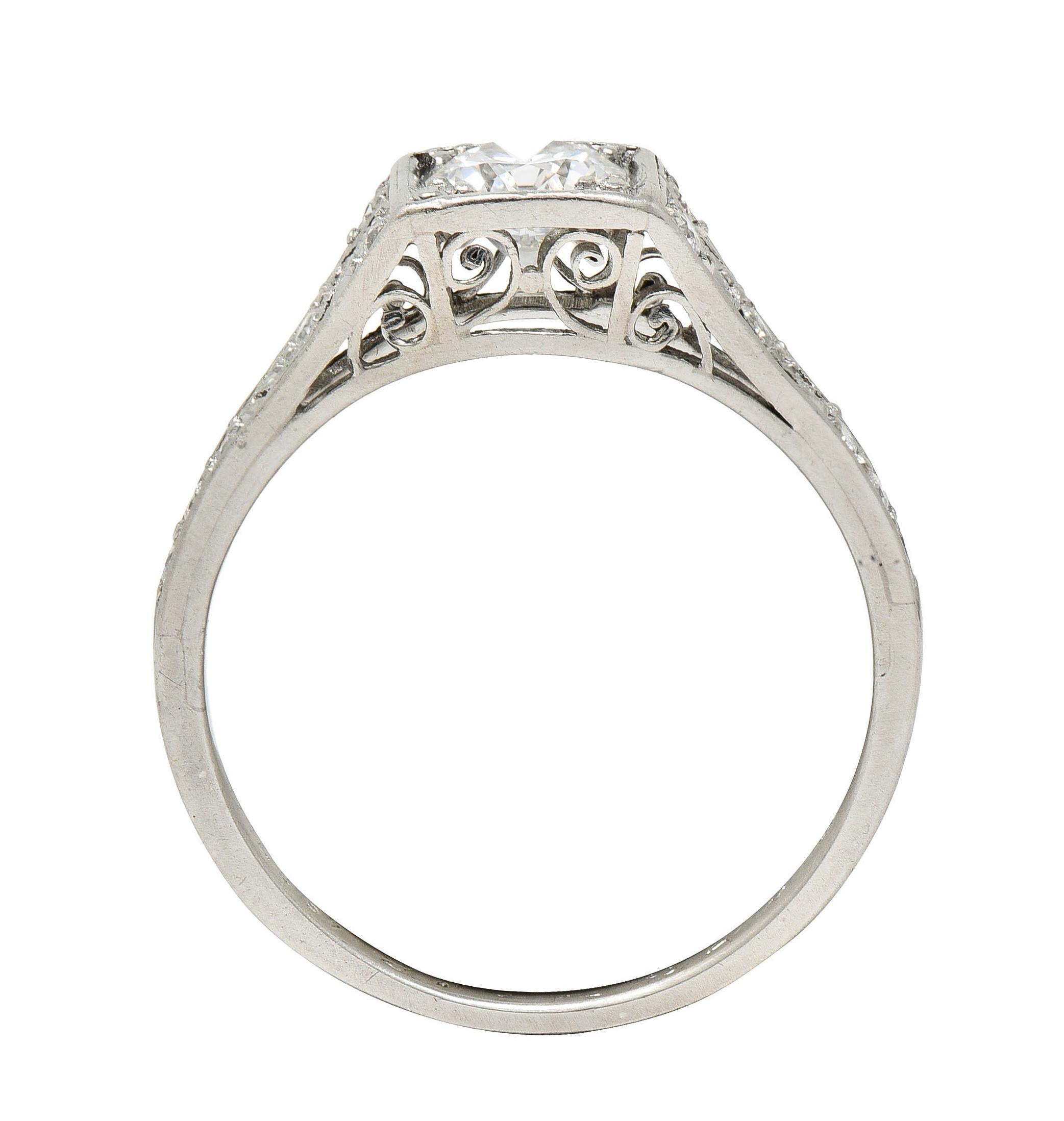 Tiffany & Co. Bague de fiançailles Art déco ancienne en platine avec diamants européens en forme de volutes en vente 8