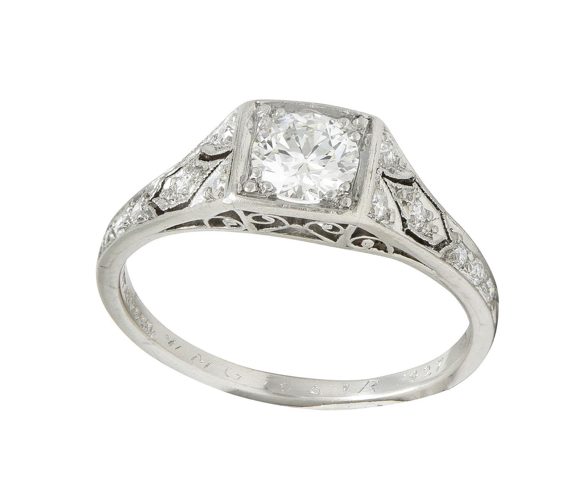 Tiffany & Co. Bague de fiançailles Art déco ancienne en platine avec diamants européens en forme de volutes en vente 9