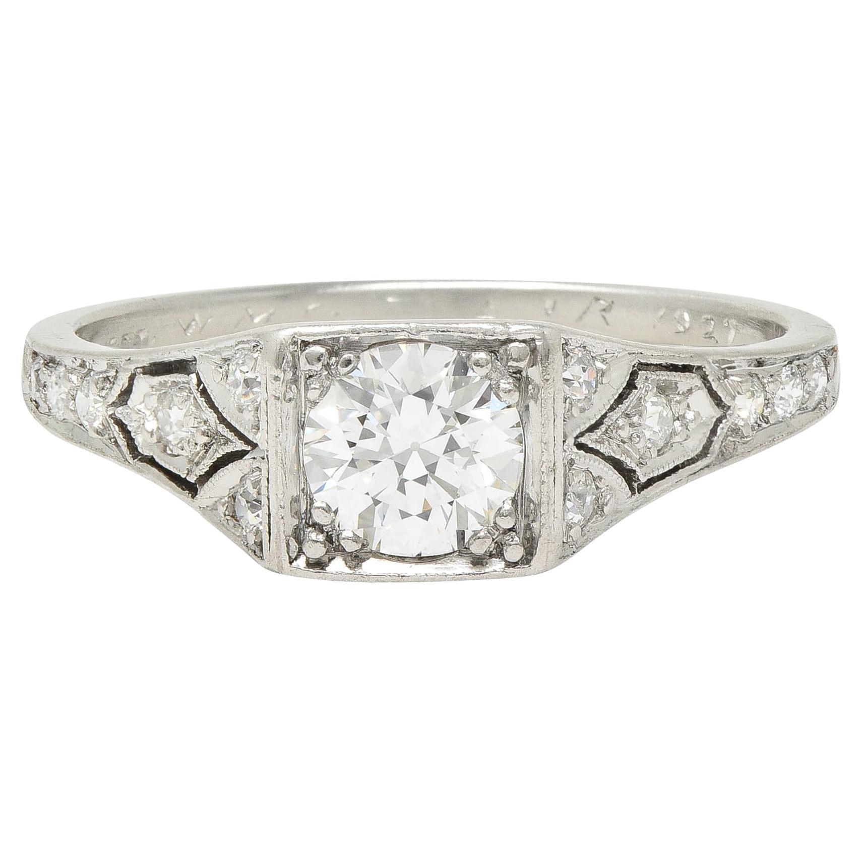 Tiffany & Co. Bague de fiançailles Art déco ancienne en platine avec diamants européens en forme de volutes en vente