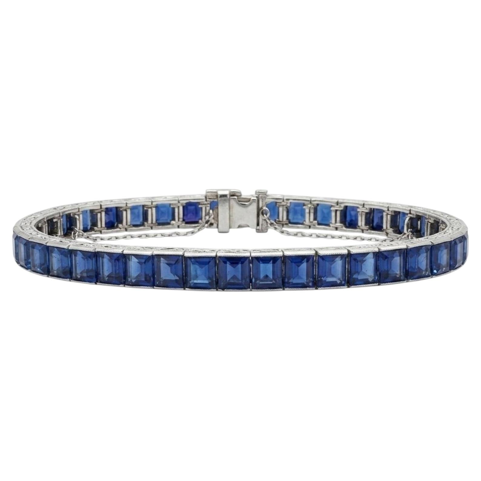 Tiffany & Co. Bracelet tennis Art déco en platine, serti de saphirs de Birmanie de 21 carats