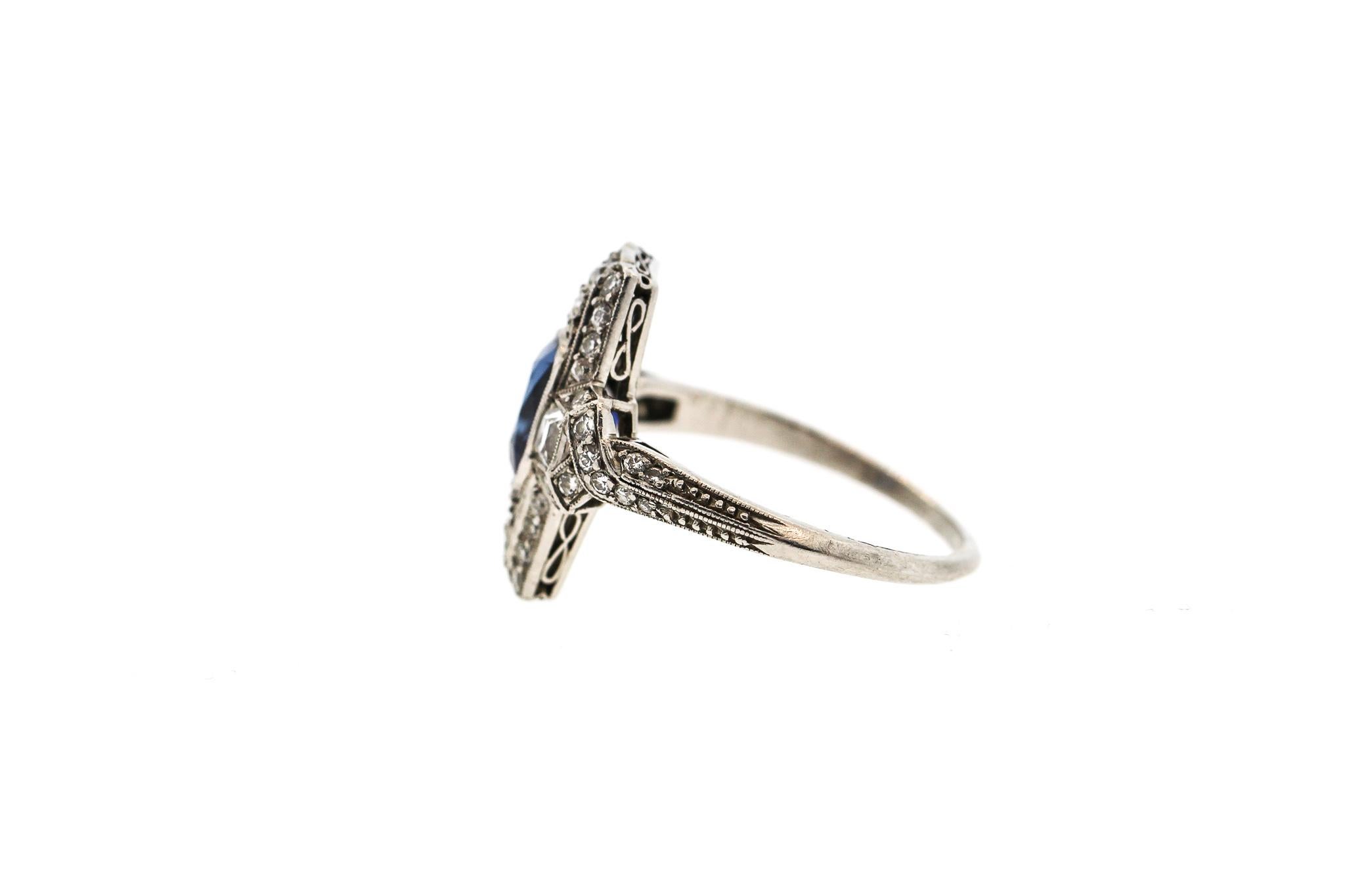 Tiffany & Co. Art Deco Platin Kissen Saphir Diamant Ring (Art déco) im Angebot