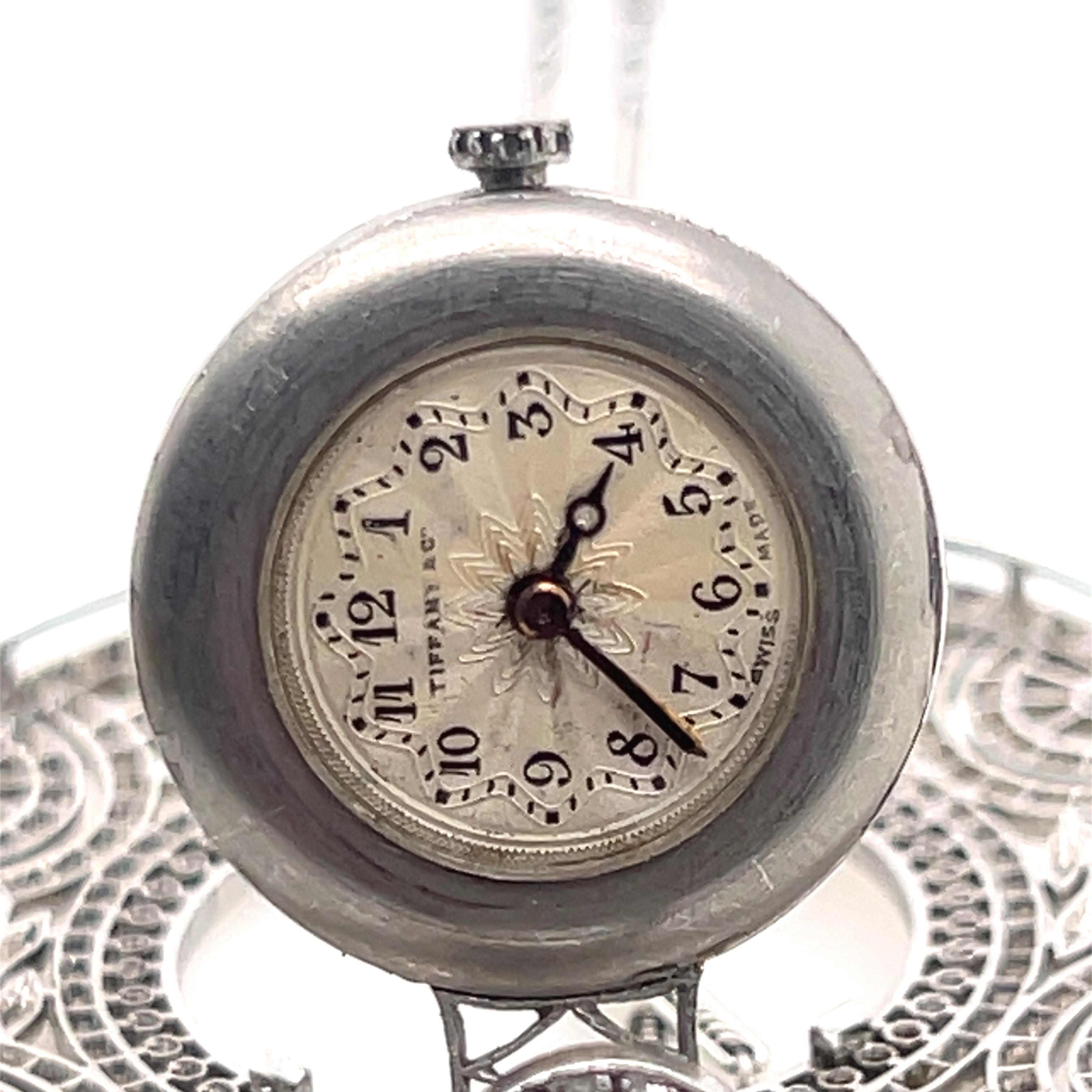 Tiffany & Co. Orologio con ciondolo in platino e perle naturali Art Deco in vendita 1