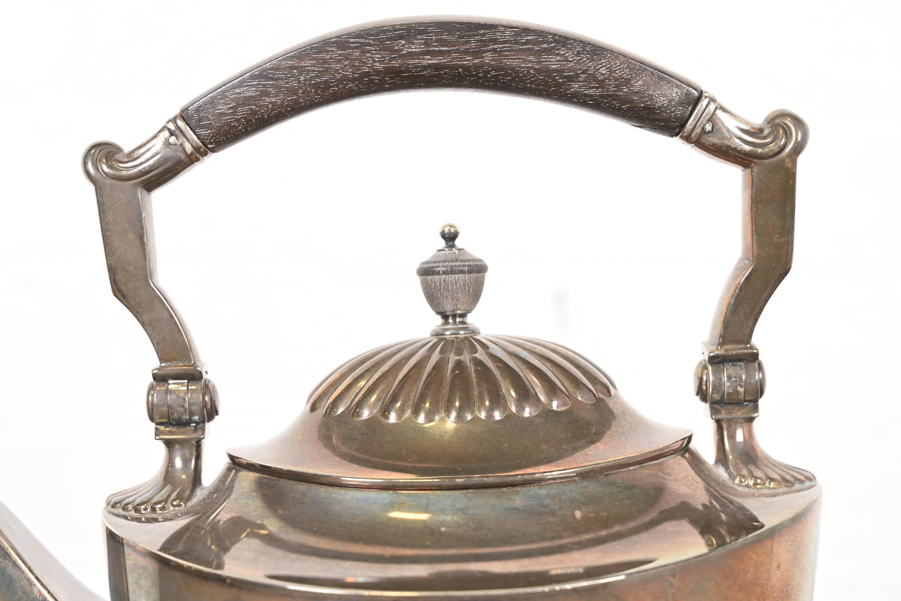 Tiffany & Co. Art Deco Silberblech Teekessel oder Kaffeekanne mit Kessel im Angebot 3