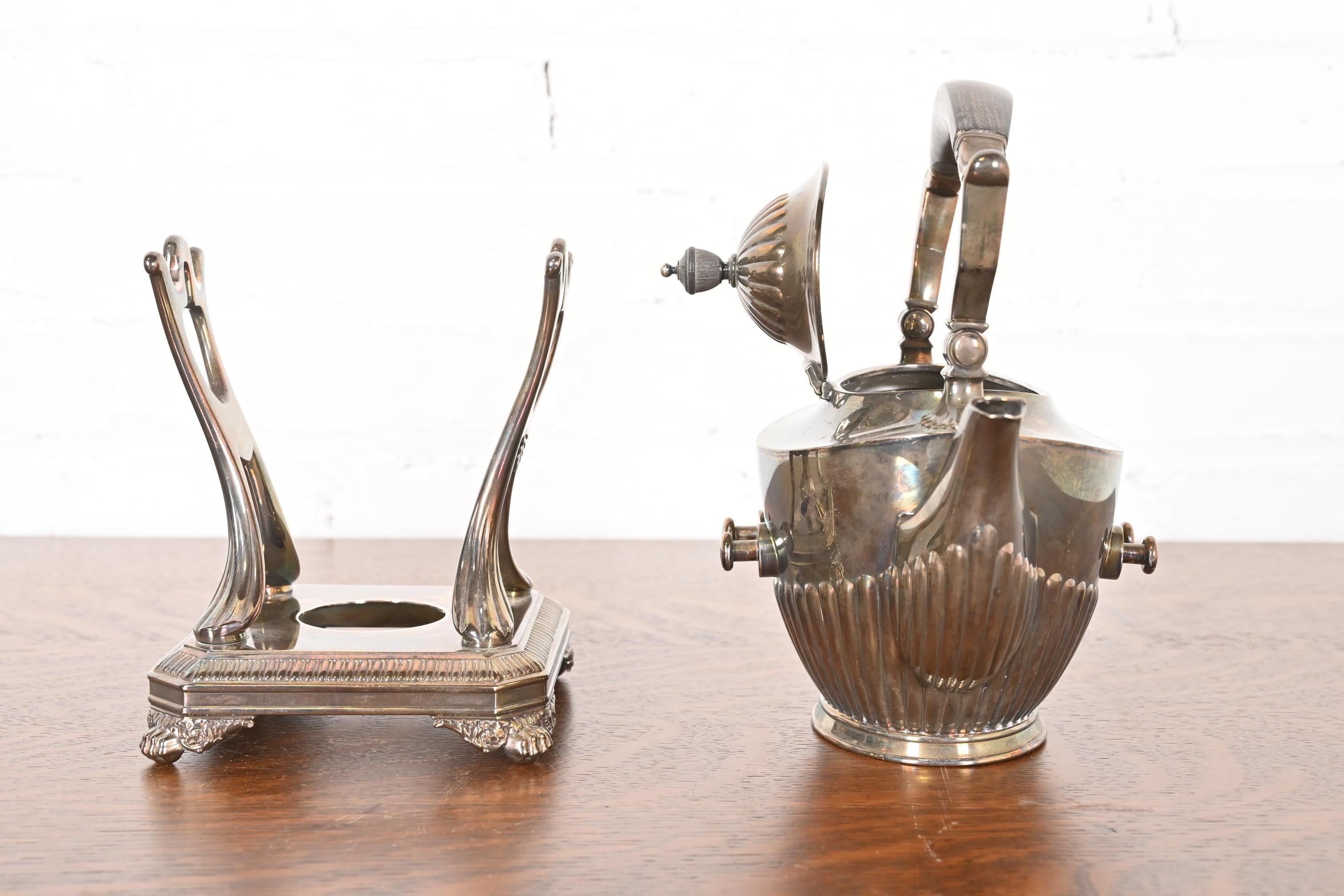 Tiffany & Co. Art Deco Silberblech Teekessel oder Kaffeekanne mit Kessel im Angebot 1