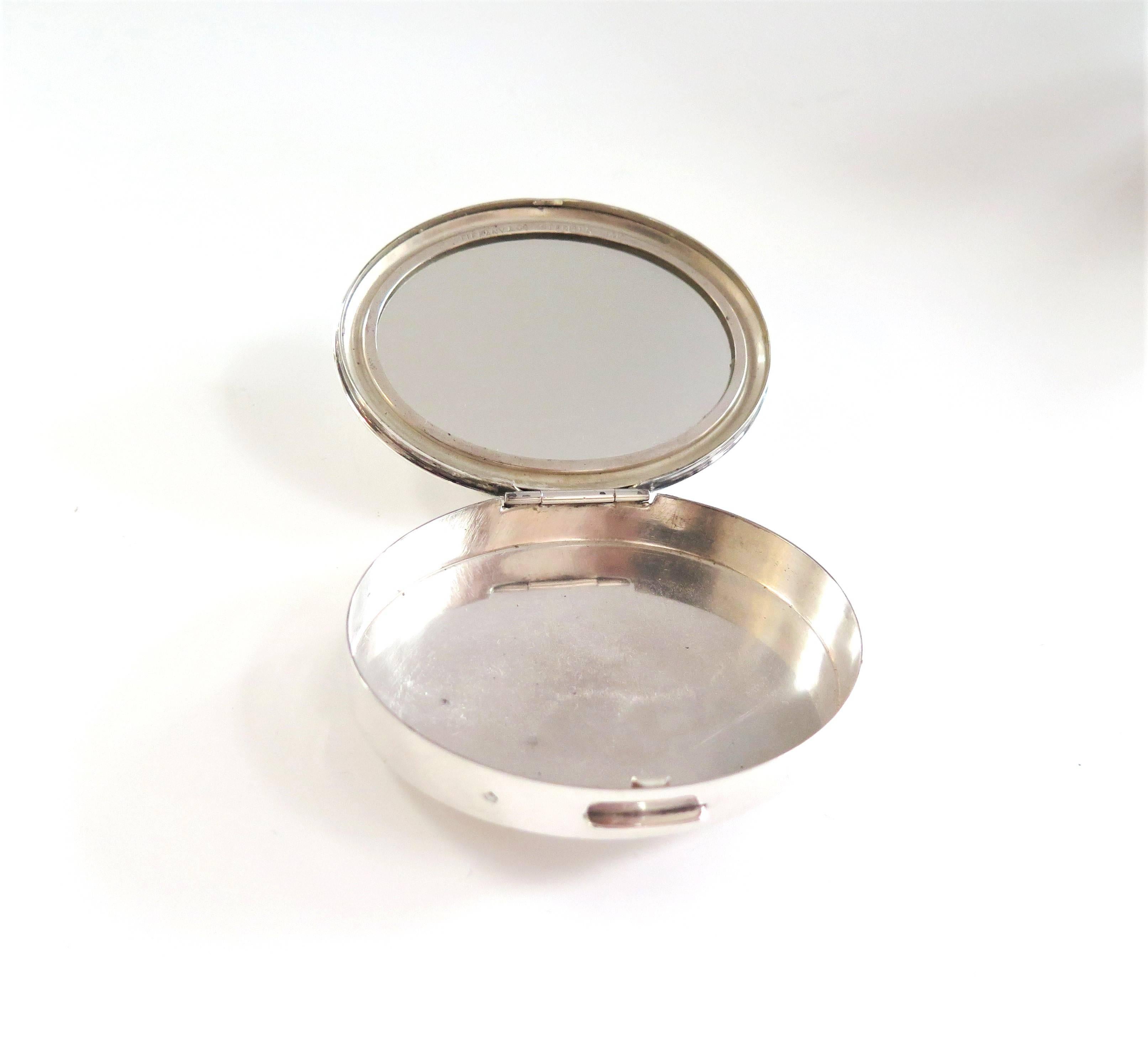 Tiffany & Co. Art Deco Sterling Silver, 14 Karat Gold, Rubies Compact circa 1930 In Good Condition For Sale In Bellmore, NY