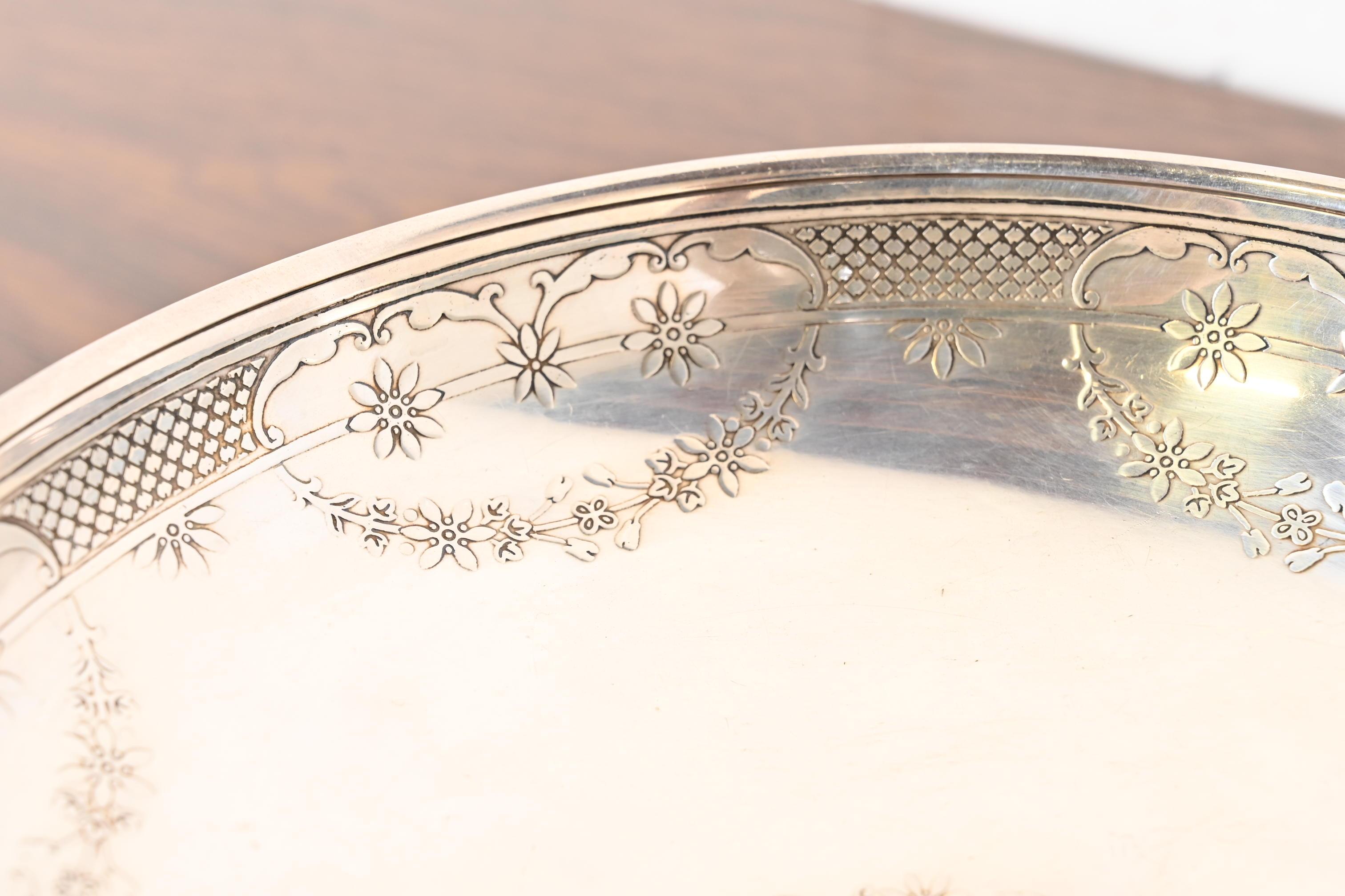 XX secolo Tiffany & Co. Ciotola con piede o piatto da portata in argento Sterling Art Deco in vendita