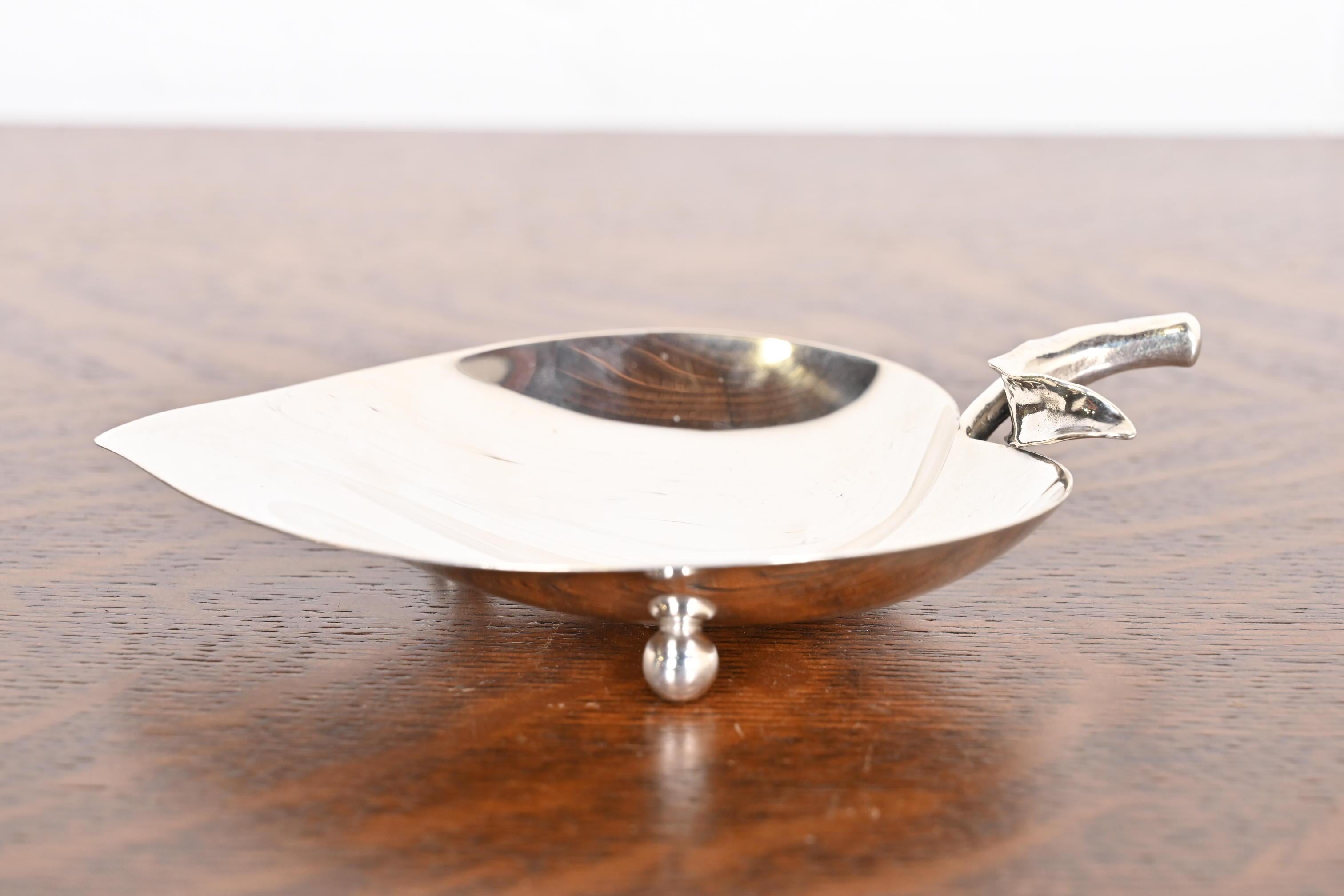 Tiffany & Co. Bandeja de plata de ley con forma de hoja Art Déco Plata esterlina en venta