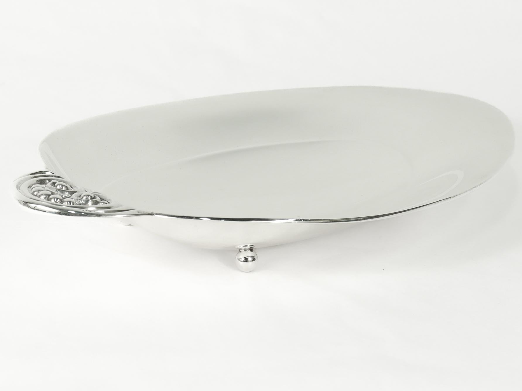 Women's or Men's Tiffany & Co. Art Deco Tab Handled Sterling Silver Oval Footed Bowl For Sale