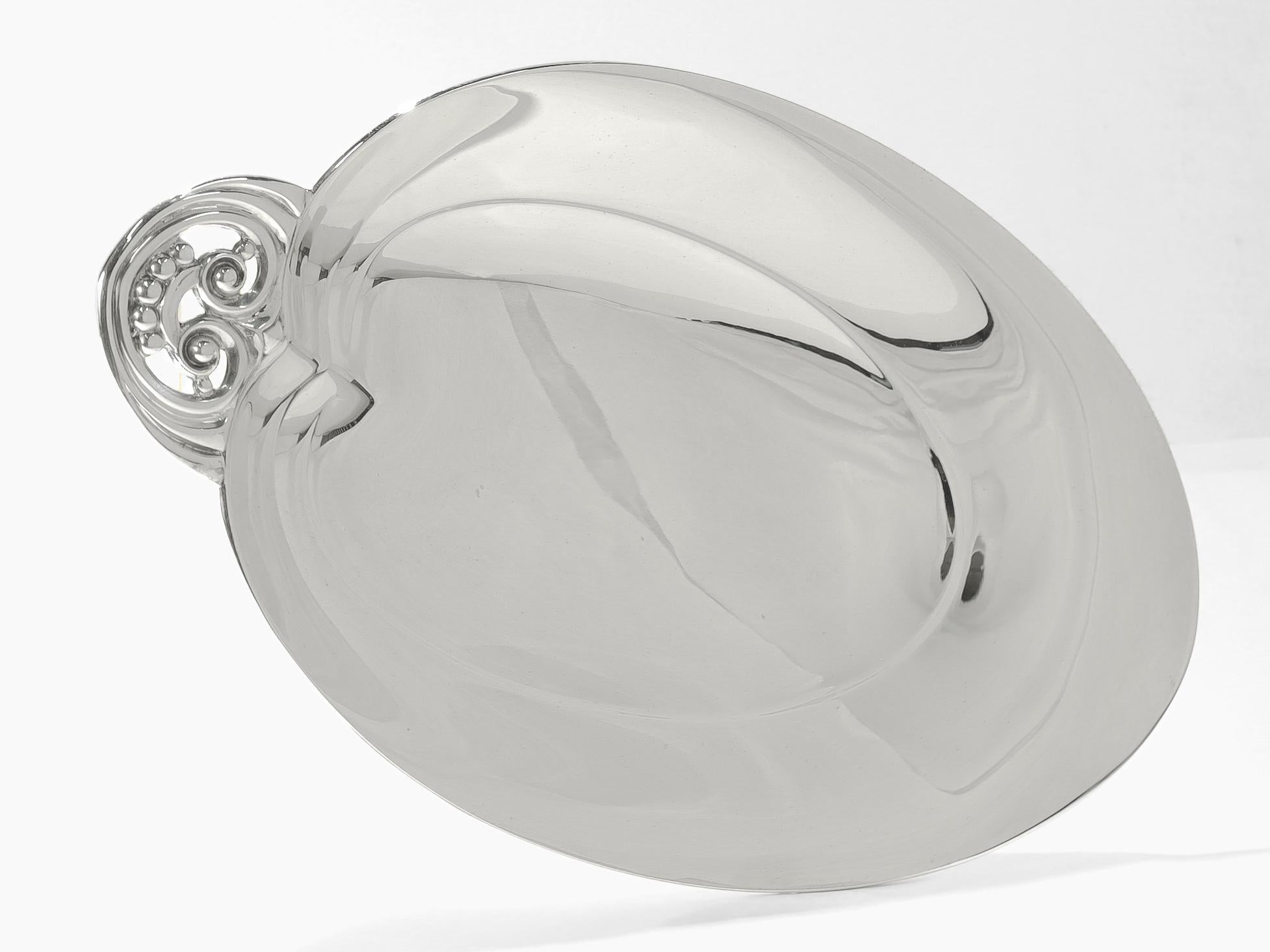 Tiffany & Co. Art Deco Tab Handled Sterling Silver Oval Footed Bowl For Sale 2