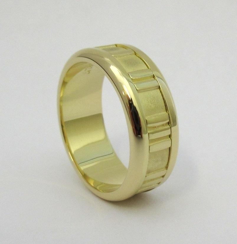 TIFFANY & Co. Anillo numérico Atlas de oro de 18 quilates de 7 mm de ancho 6 en venta 1