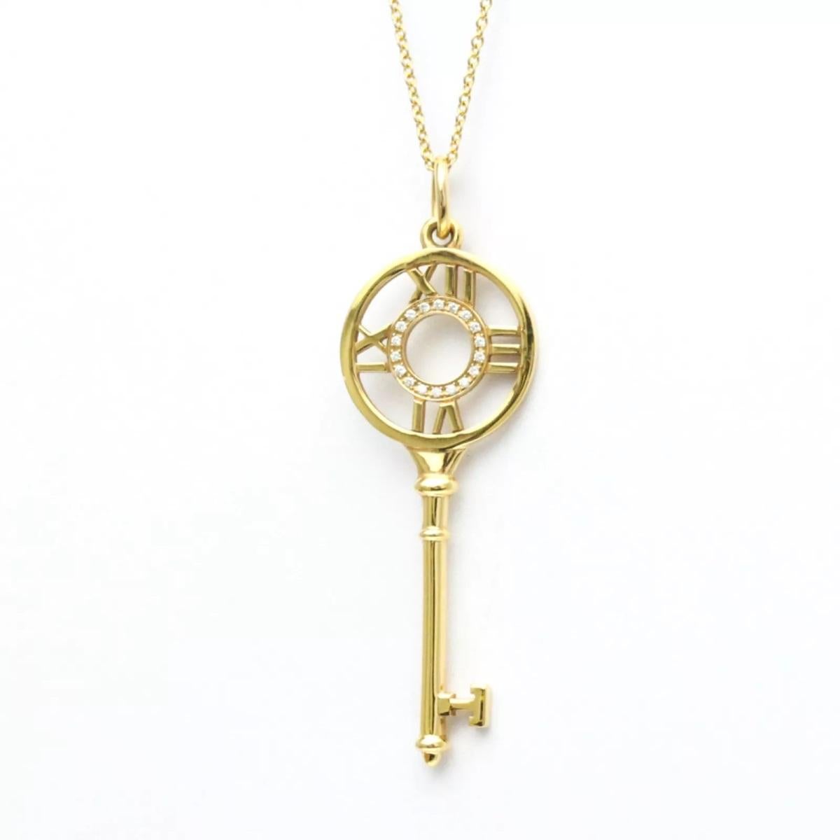 TIFFANY & Co. Collana Atlas con ciondolo a forma di chiave in oro 18 carati

Metallo: oro giallo 18 carati
Peso: 5.70 grammi 
Catena: 16