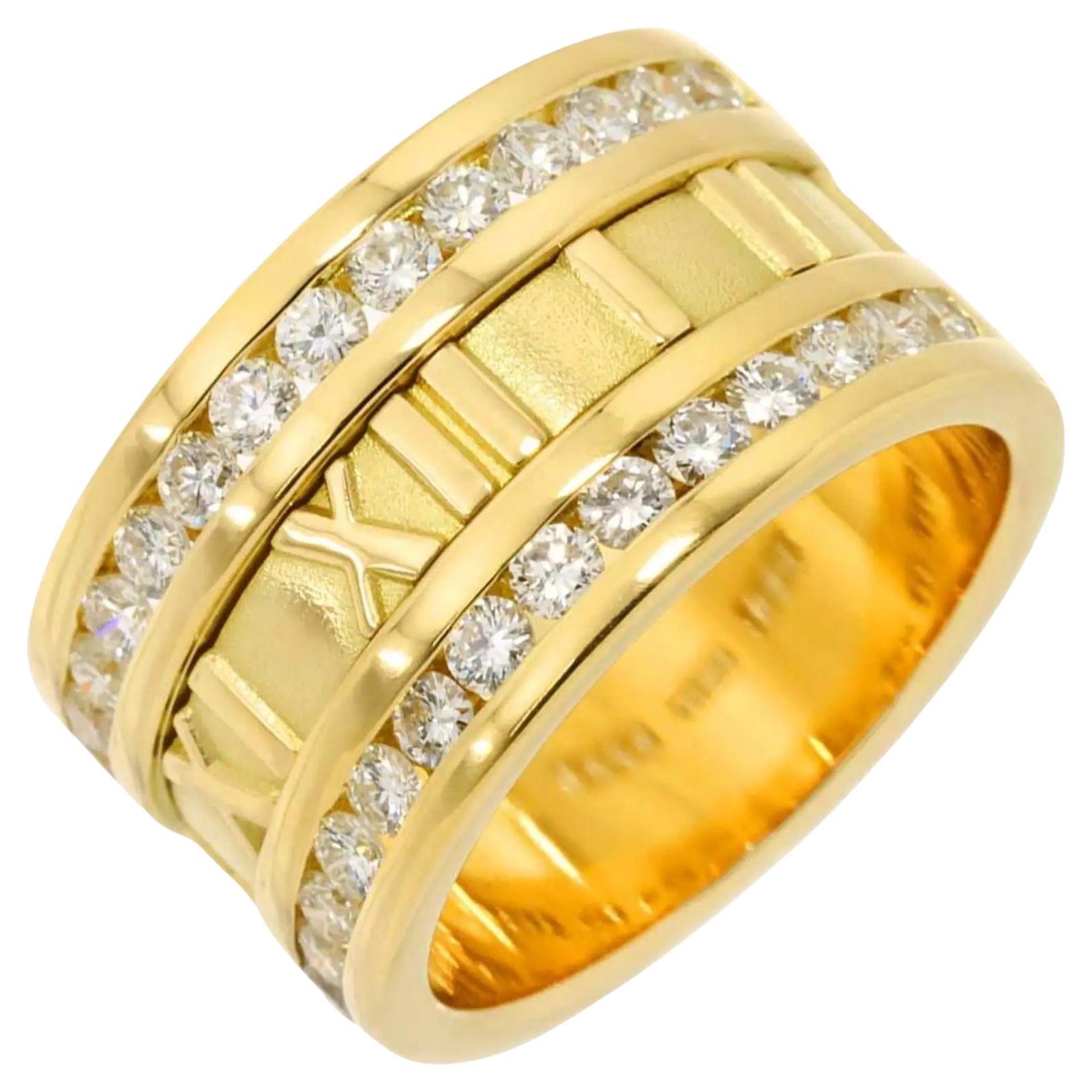 TIFFANY & Co. Anello Atlas in oro 18K con diamante a metà cerchio da 12 mm 6,5 in vendita