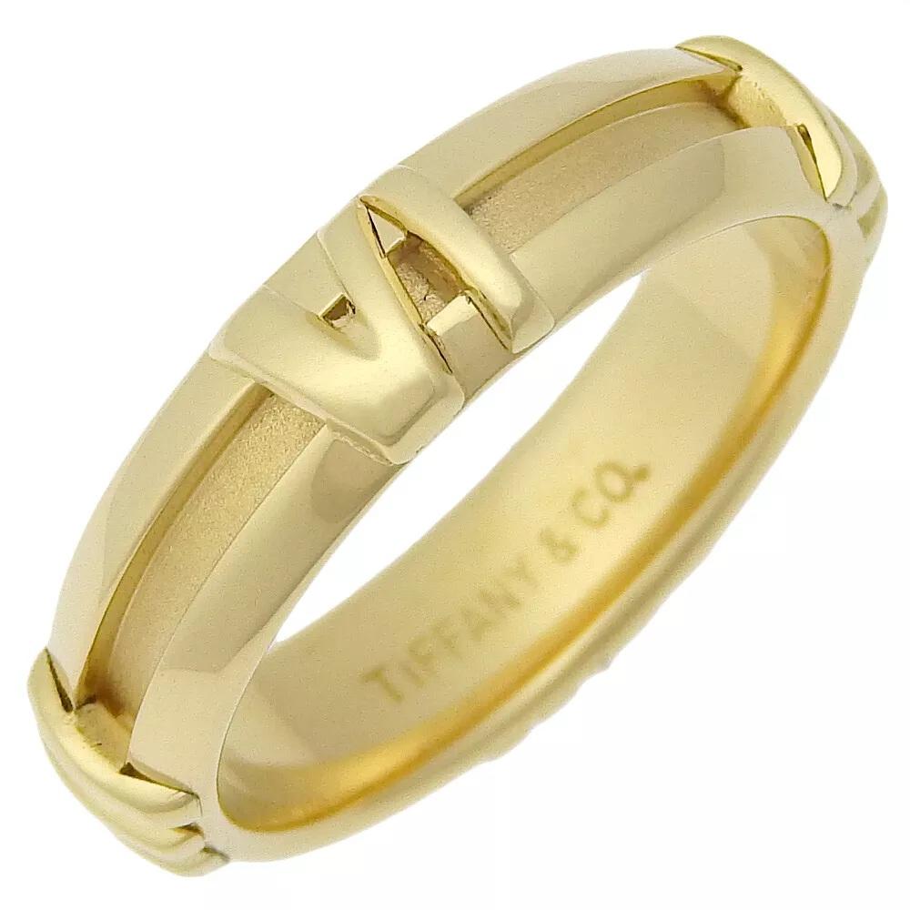 TIFFANY & Co. Bague Atlas en or 18K à rainures numériques 6.5

Métal : Or 18K
Taille : 6.5 
Largeur de la bande : 4,6 mm
Poids : 4,80 grammes
Poinçon : TIFFANY&CO. © 1995 750
Condit : Excellent état

Édition limitée, n'est plus disponible à la vente