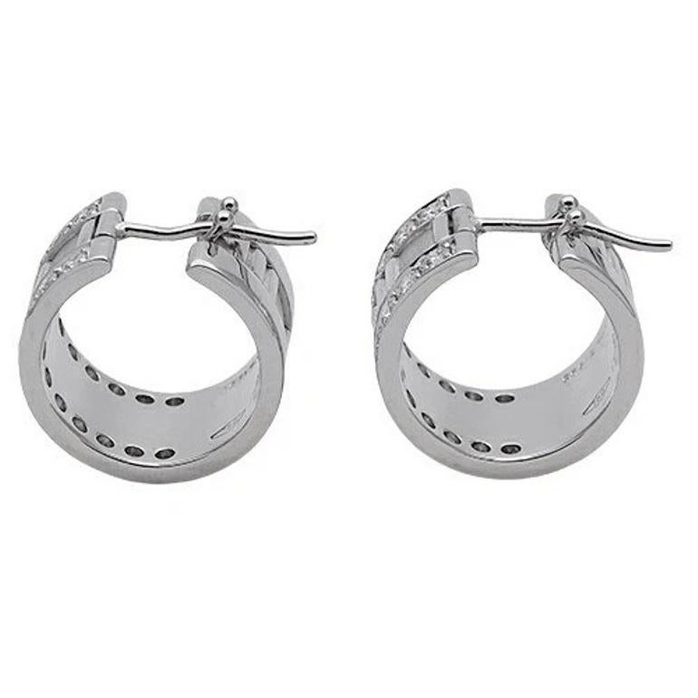 TIFFANY & Co. Pendientes de aro de diamantes Atlas de oro blanco de 18 quilates en Excelente estado para la venta en Los Angeles, CA