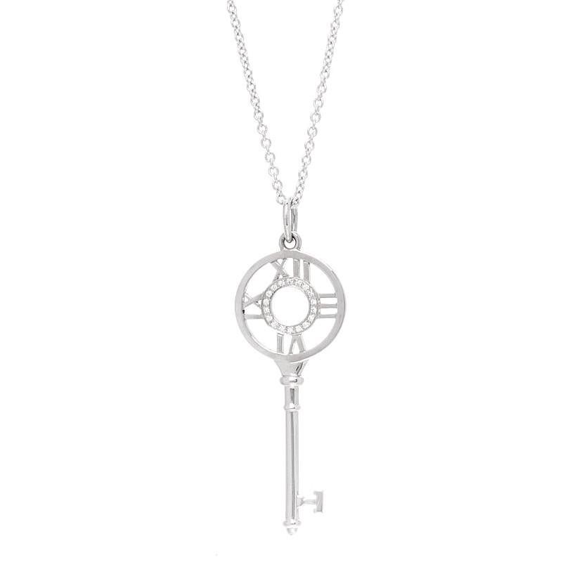 TIFFANY & Co. Atlas 18K White Gold Diamond Key Pendant Necklace

Metal: 18K white gold
Weight: 5.70 grams 
Chain: 16