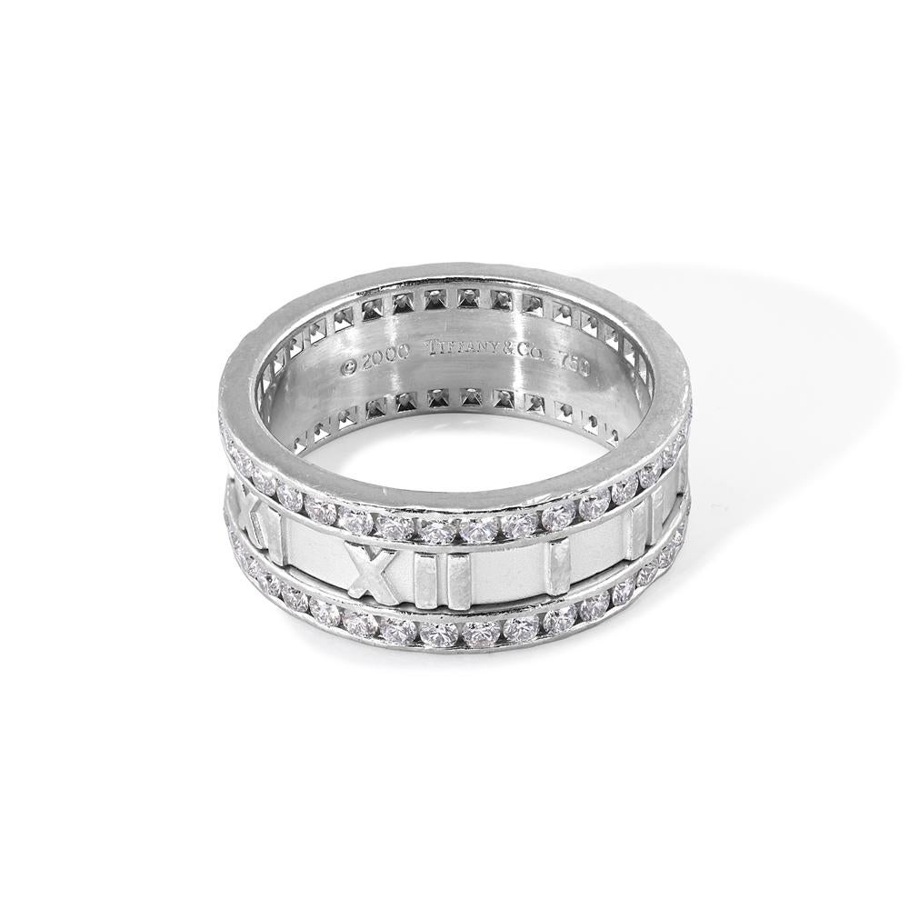 TIFFANY & Co. Atlas 18K Weißgold Vollkreis Diamantring 9,5 (Rundschliff) im Angebot