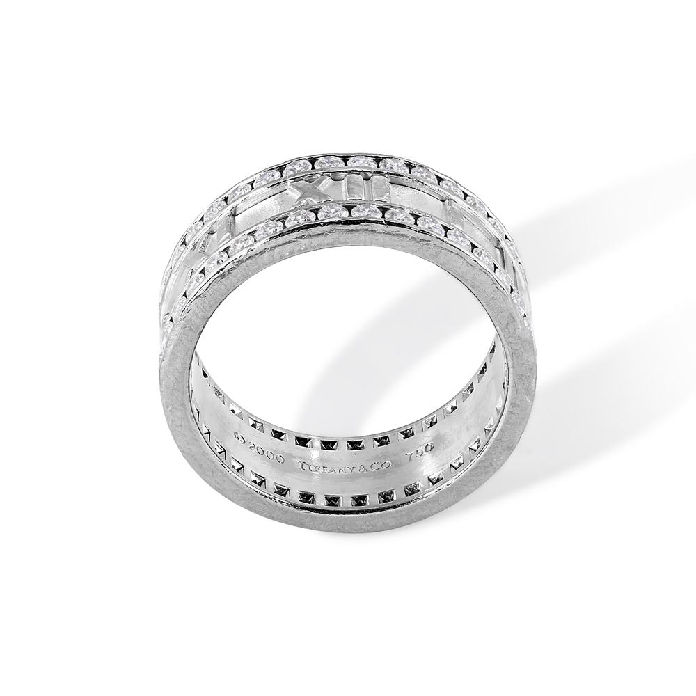 TIFFANY & Co. Atlas 18K Weißgold Vollkreis Diamantring 9,5 im Zustand „Relativ gut“ im Angebot in Los Angeles, CA