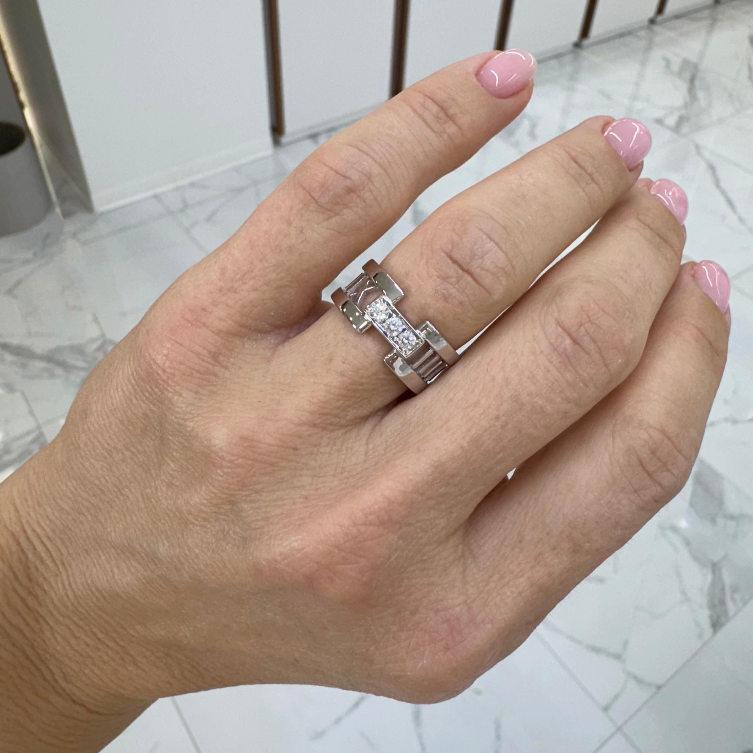 Tiffany & Co. Anillo abierto de tres diamantes Atlas de oro blanco de 18 quilates 2