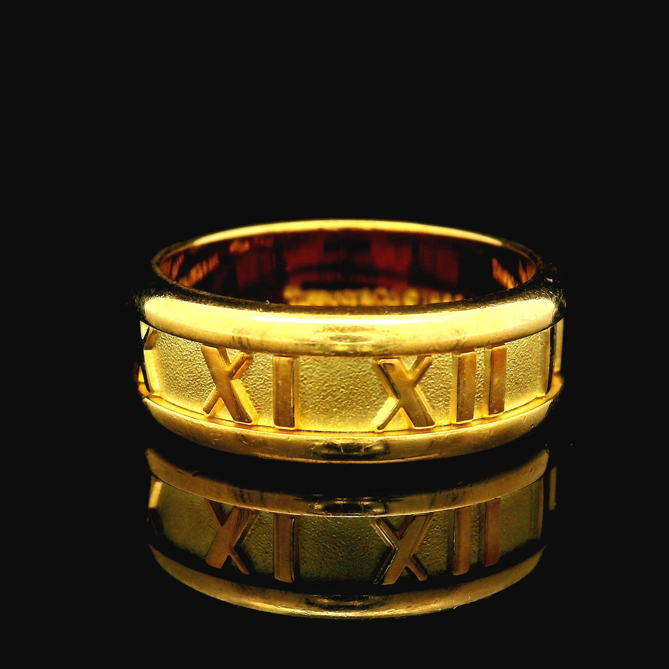 Tiffany & Co. Atlas 18k Yellow Gold Roman Numeral 7.1mm Wide ClaTiffany & Co. At For Sale 1