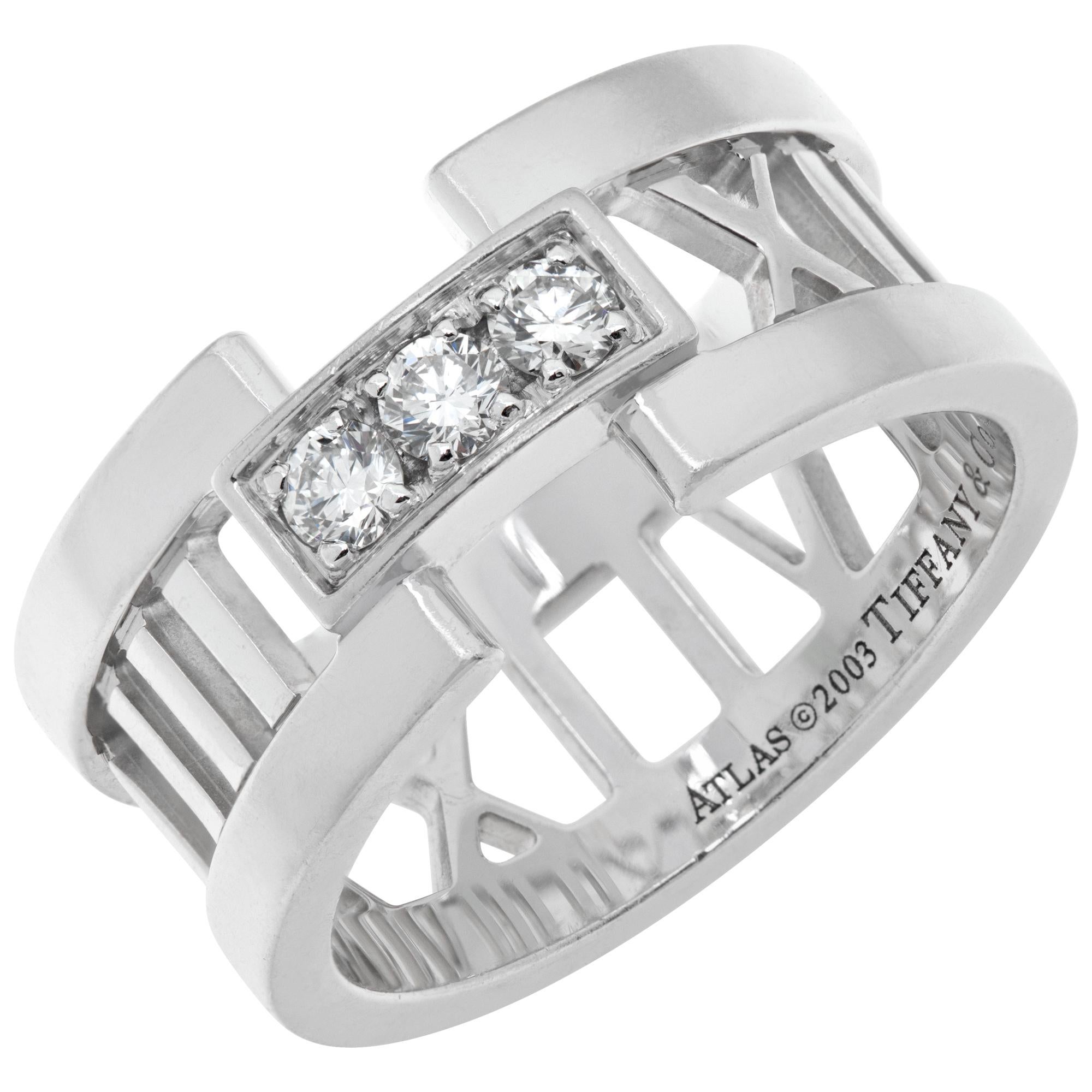 Tiffany & Co. Bague Atlas à 3 diamants en or blanc Excellent état - En vente à Surfside, FL