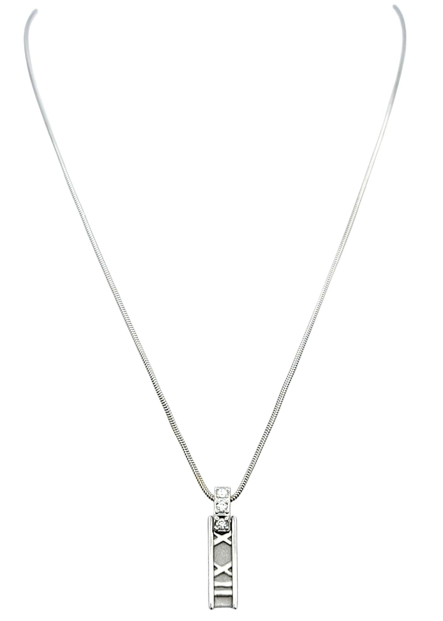 Contemporain Tiffany & Co. Collier pendentif Atlas Collection avec barre verticale et diamants  en vente