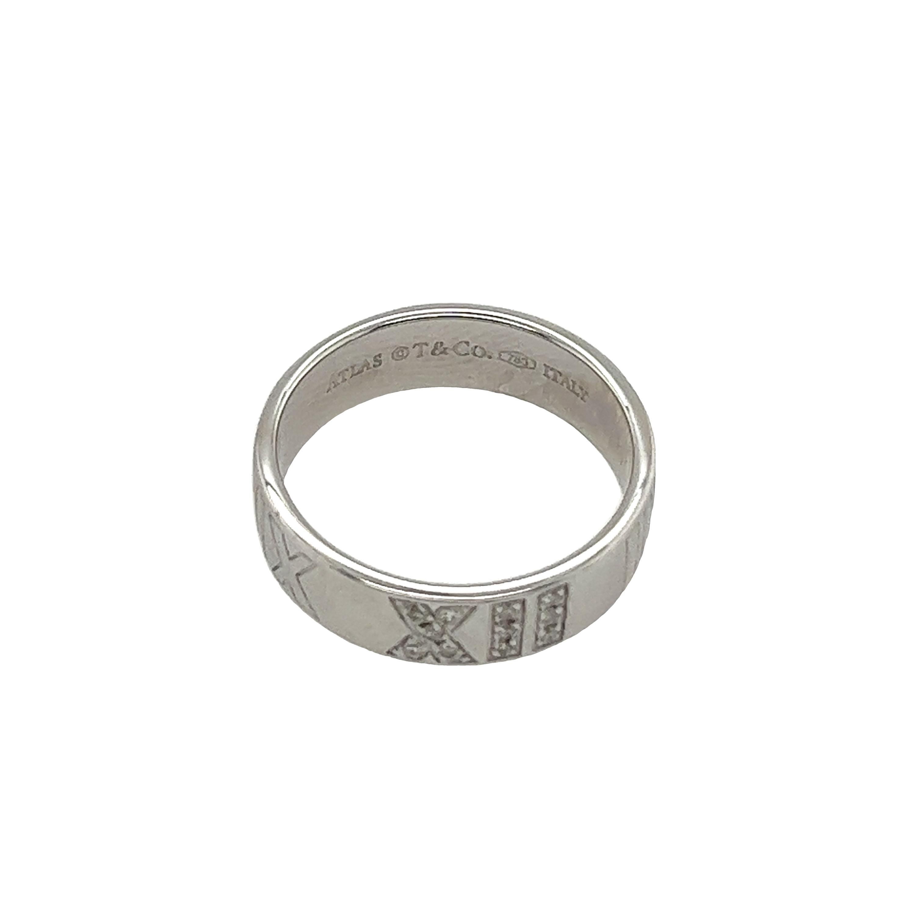 Tiffany & Co. Atlas Diamantring aus 18 Karat Weißgold mit Diamanten (Rundschliff)