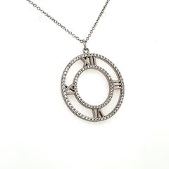 Tiffany & Co. Atlas Collier pendentif médaillon ouvert en or blanc 18 carats avec diamants grand format