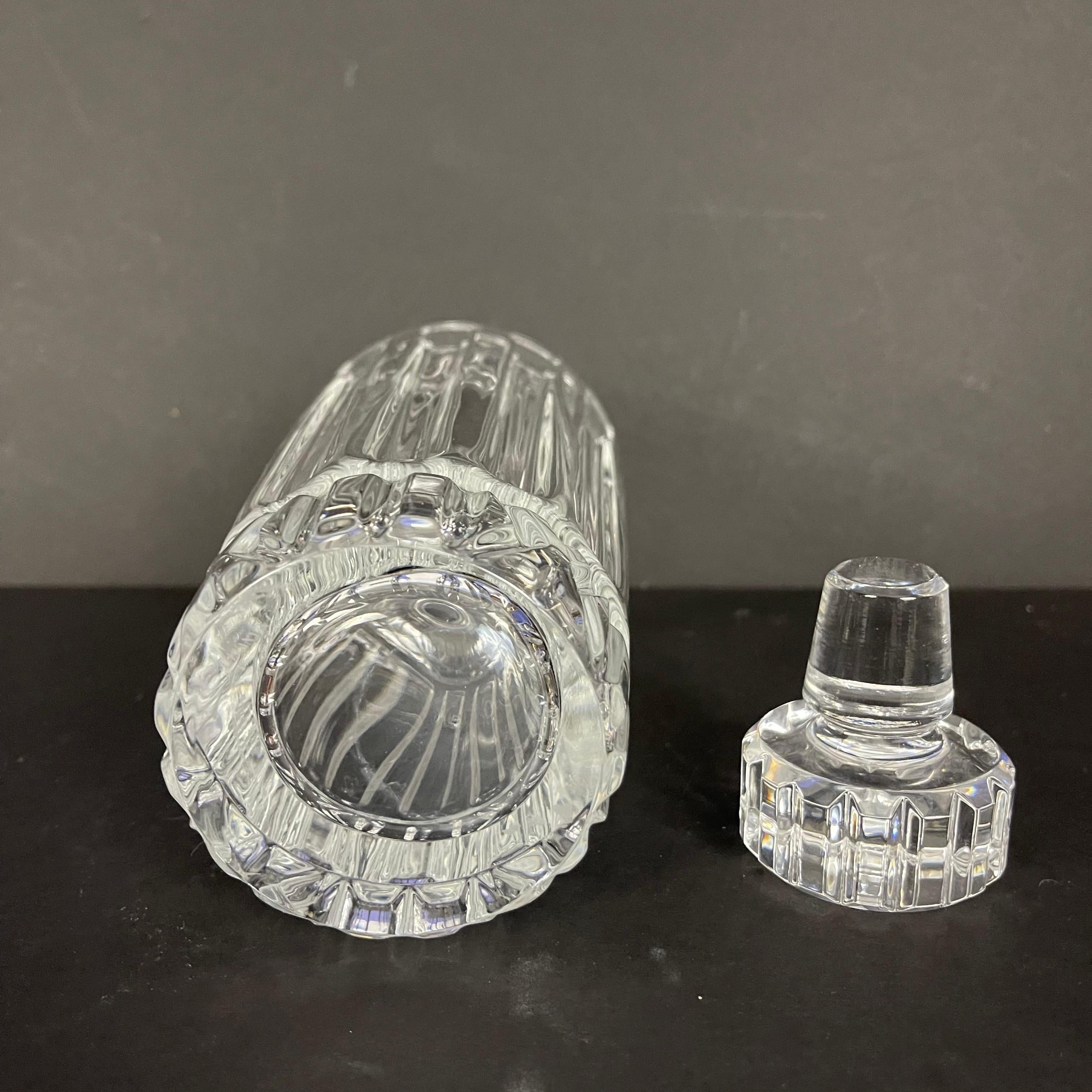 Tiffany & Co. ‘Atlas’ Faceted Crystal Glass Decanter & Stopper In Good Condition For Sale In Jensen Beach, FL