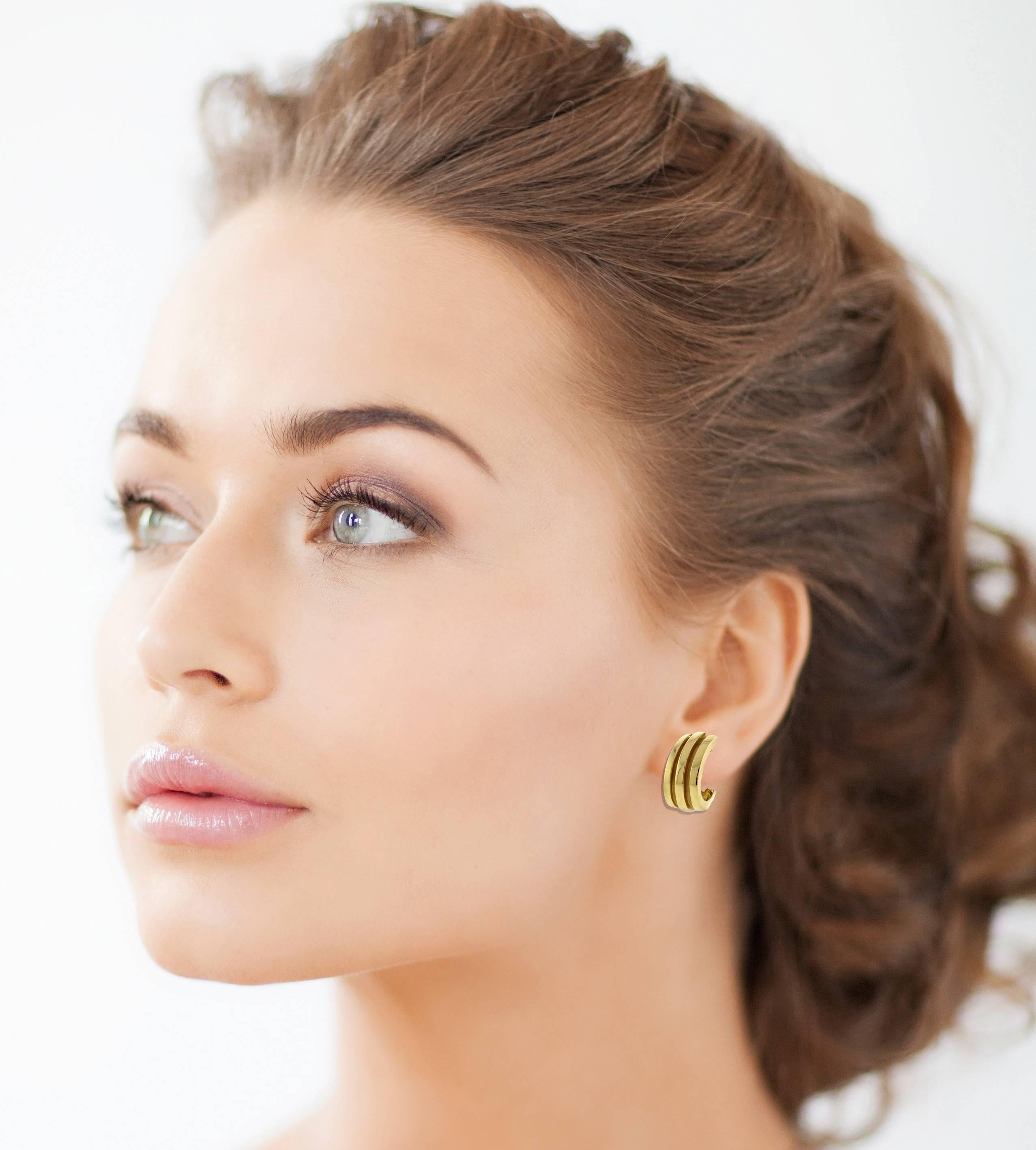 Women's or Men's Tiffany & Co. Atlas Hoop Gold Earrings